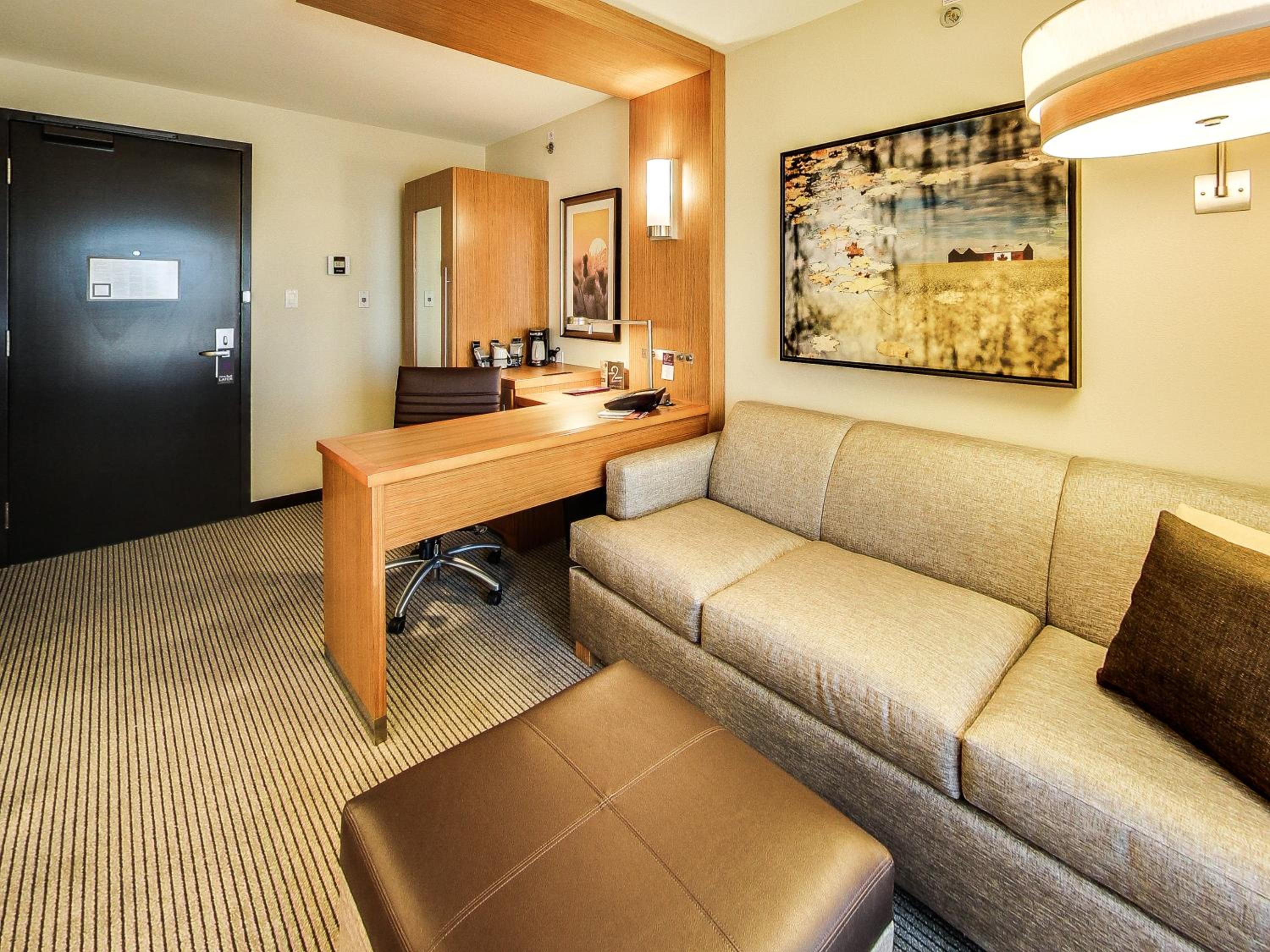 King Room with Sofa Bed - High Floor photo 2