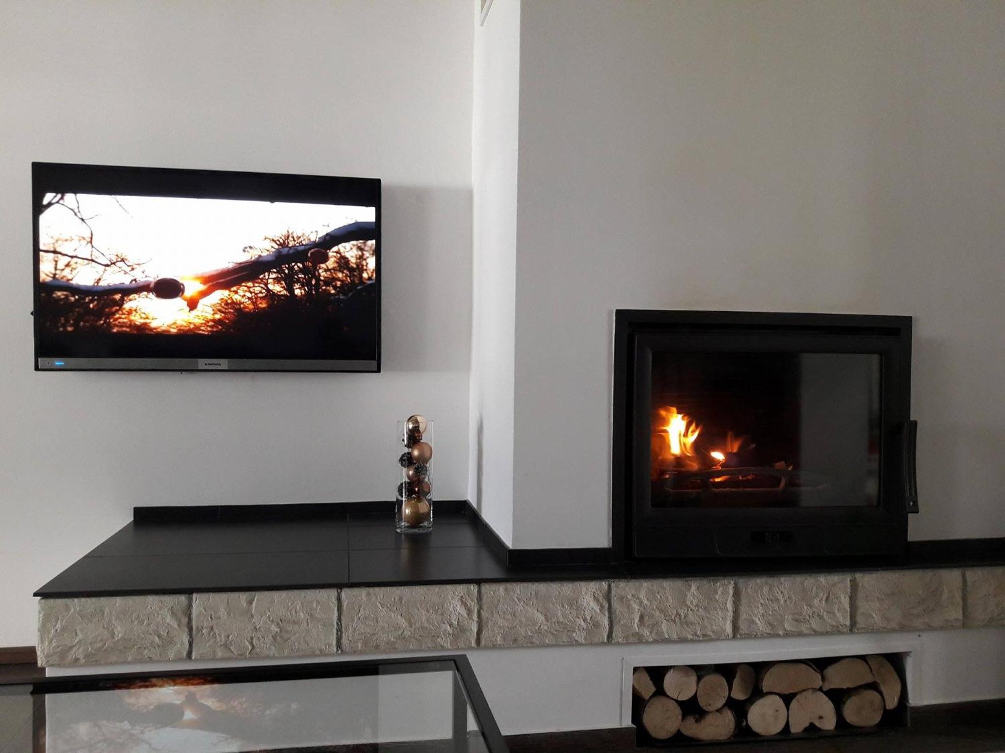 Apartment with Lake View - Photo 16