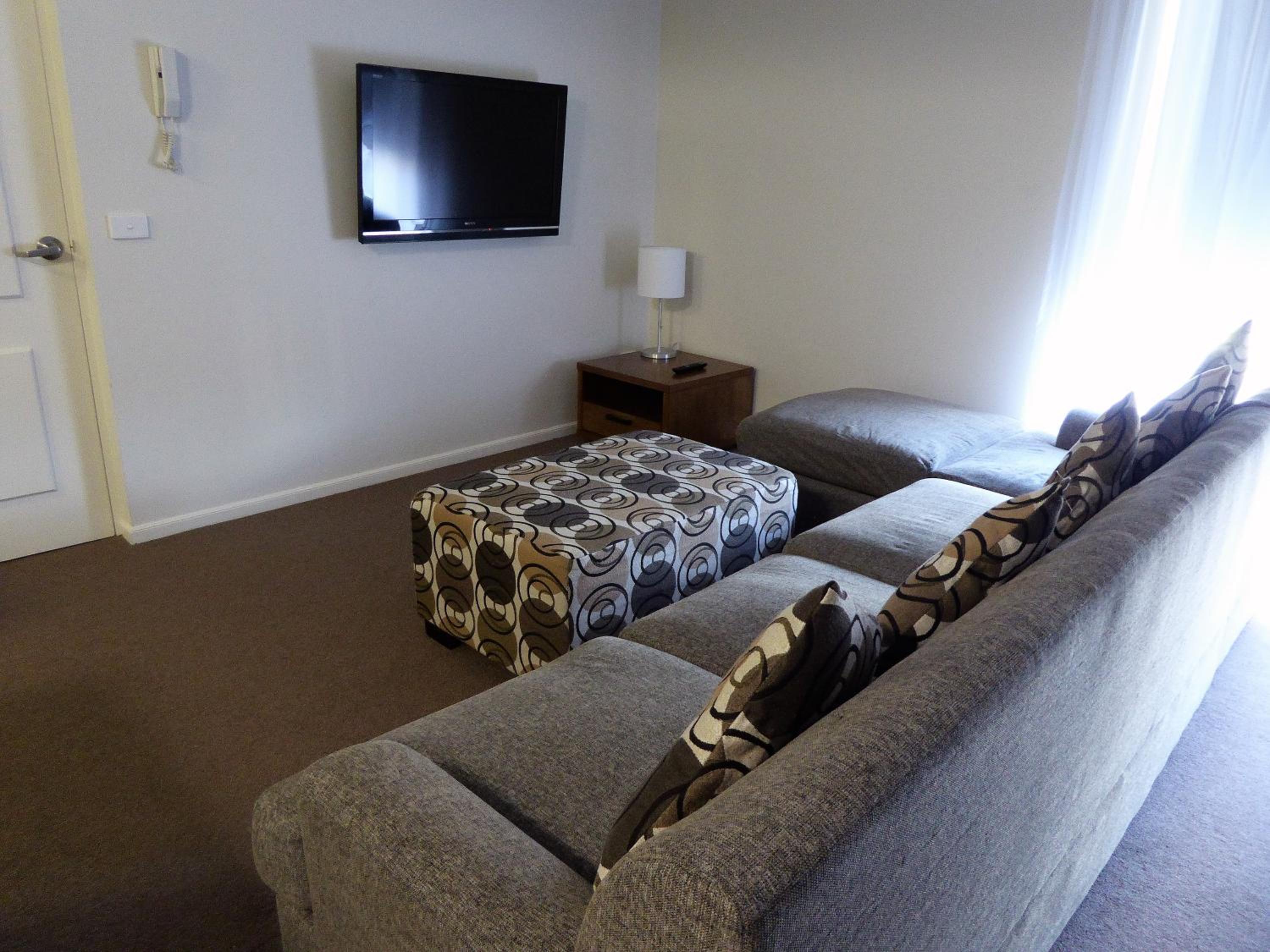 Superior Two-Bedroom Apartment - Courtyard Access  photo 1