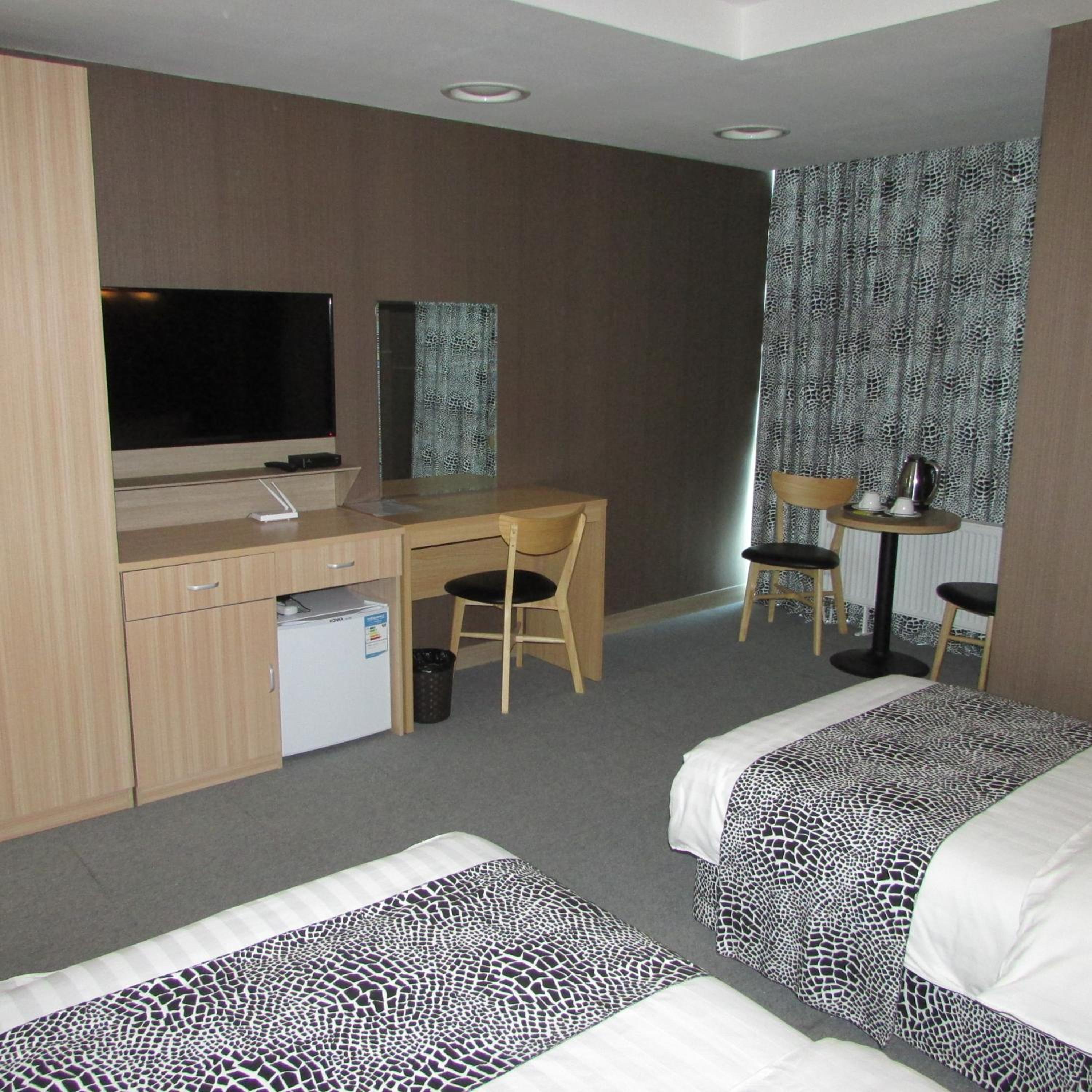 Standard Twin Room photo 2