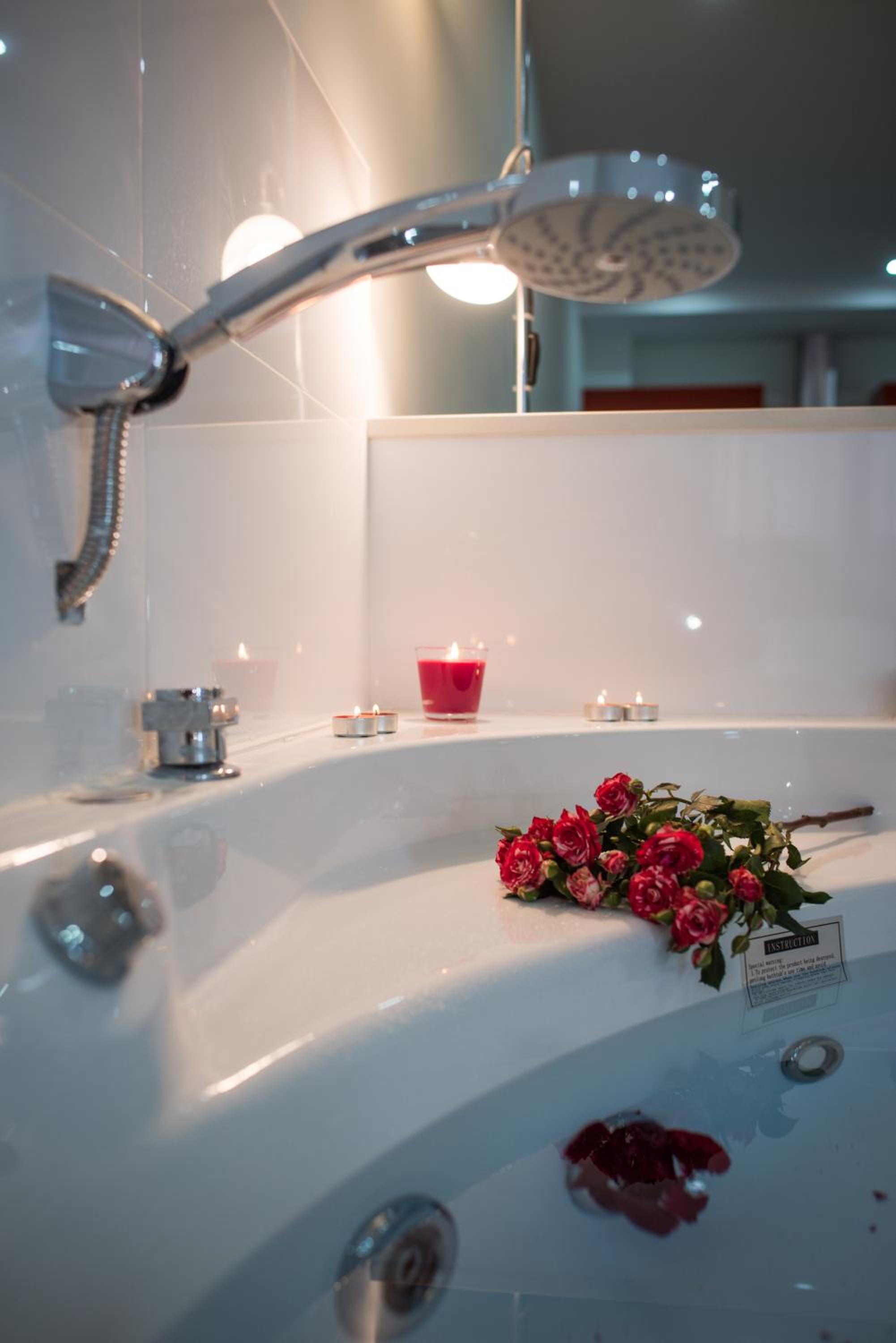 Superior Suite with Hot Tub - Photo 43