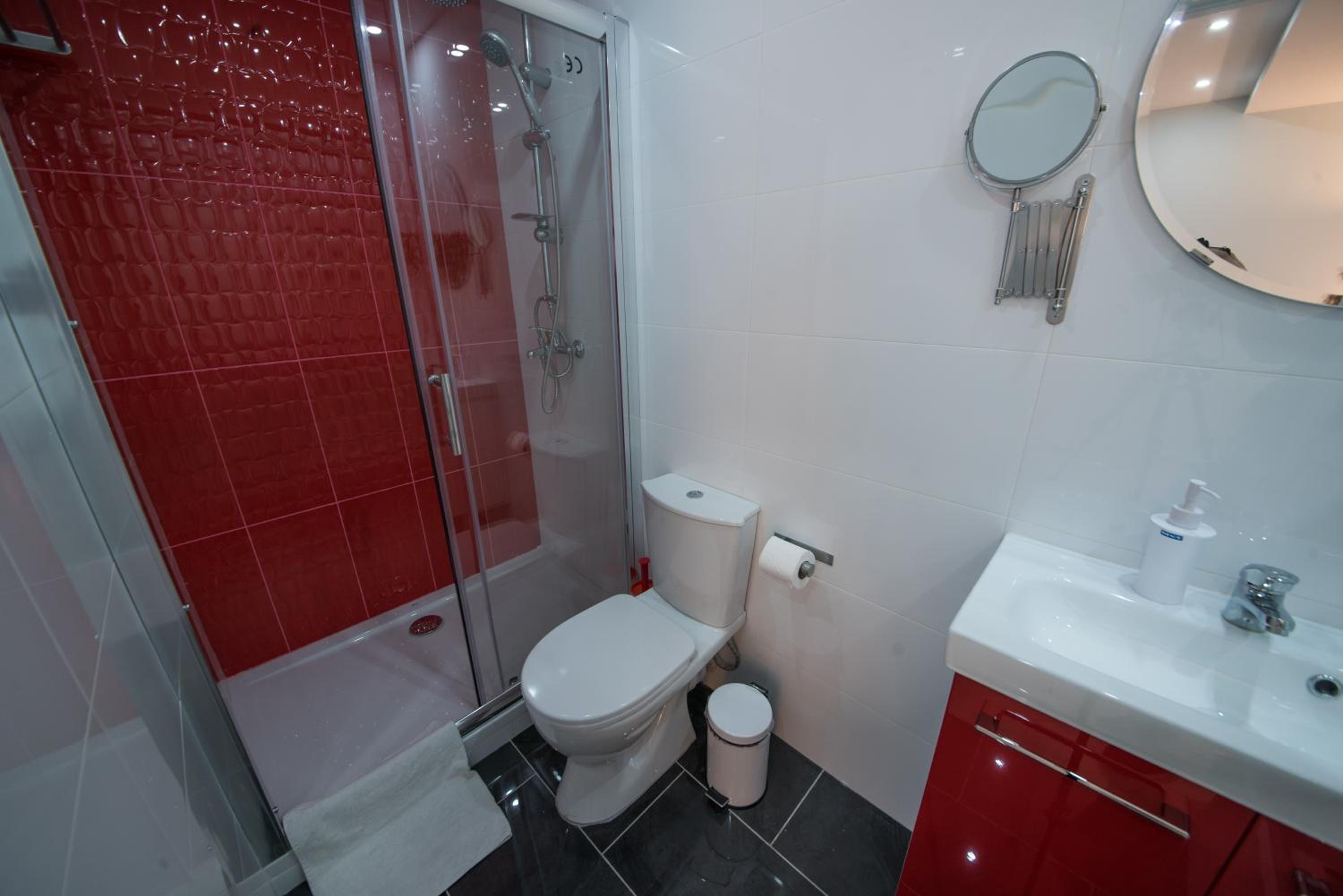 Superior Suite with Hot Tub - Photo 52