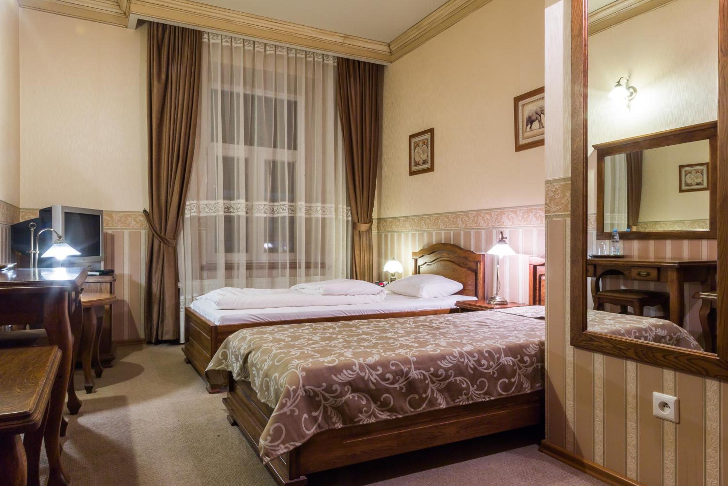 Large Double Room - Photo 7