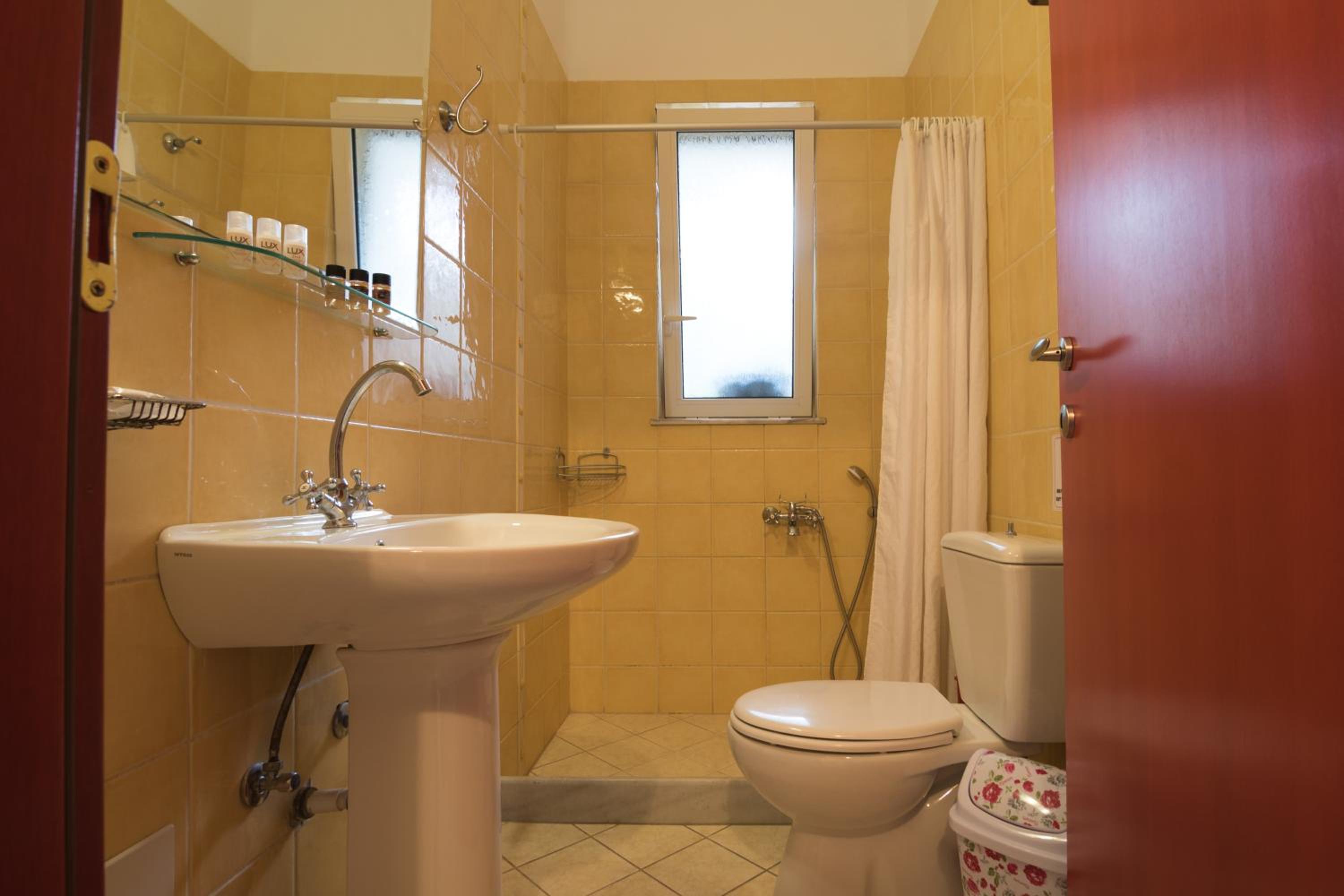 Studio - Ground Floor (2 Adults) - Photo 10
