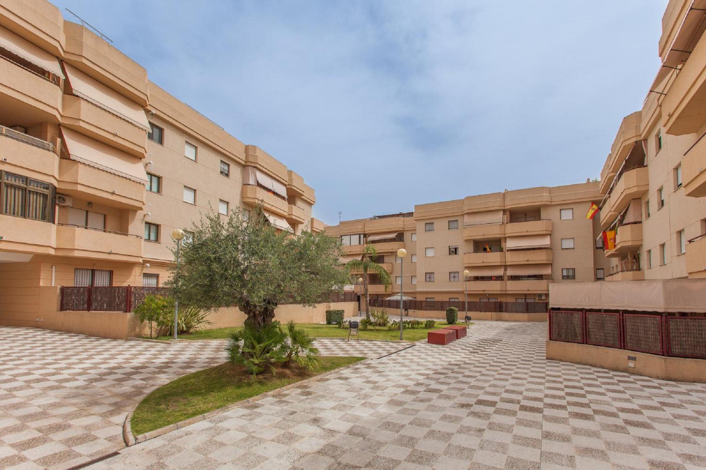 Two-Bedroom Apartment - Ground Floor (8 Adults) - Photo 8