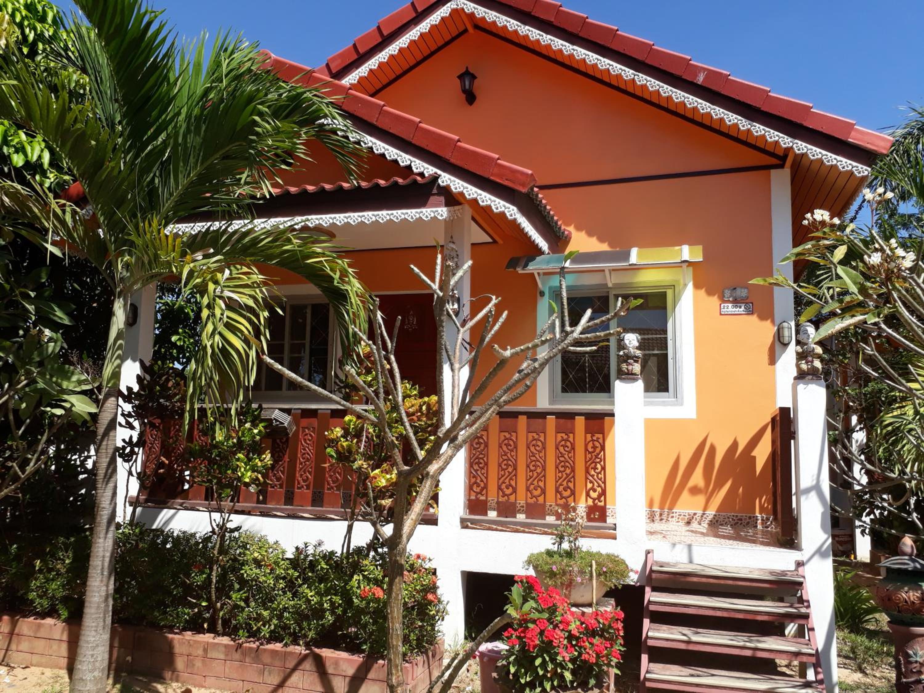 Bungalow with Garden View - Photo 4
