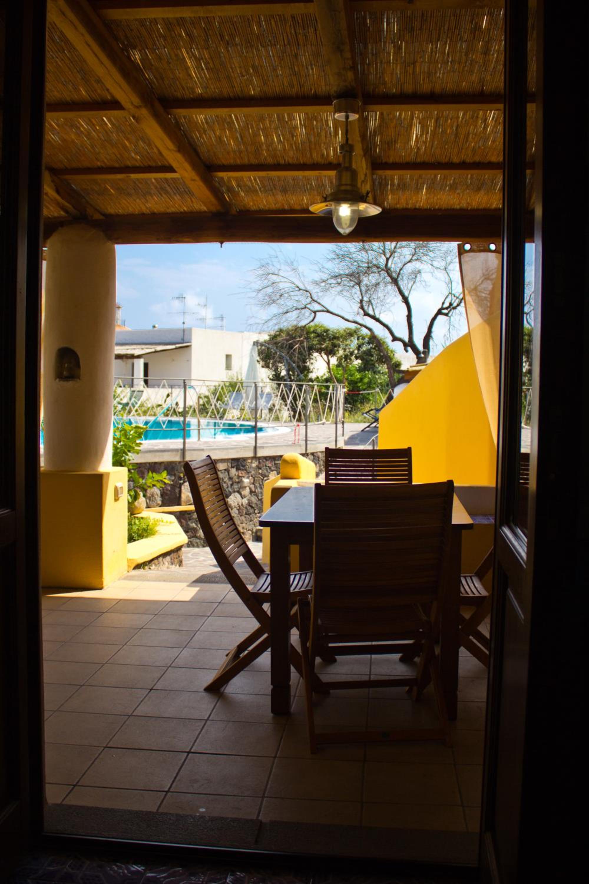 Double Room with Pool View photo 2