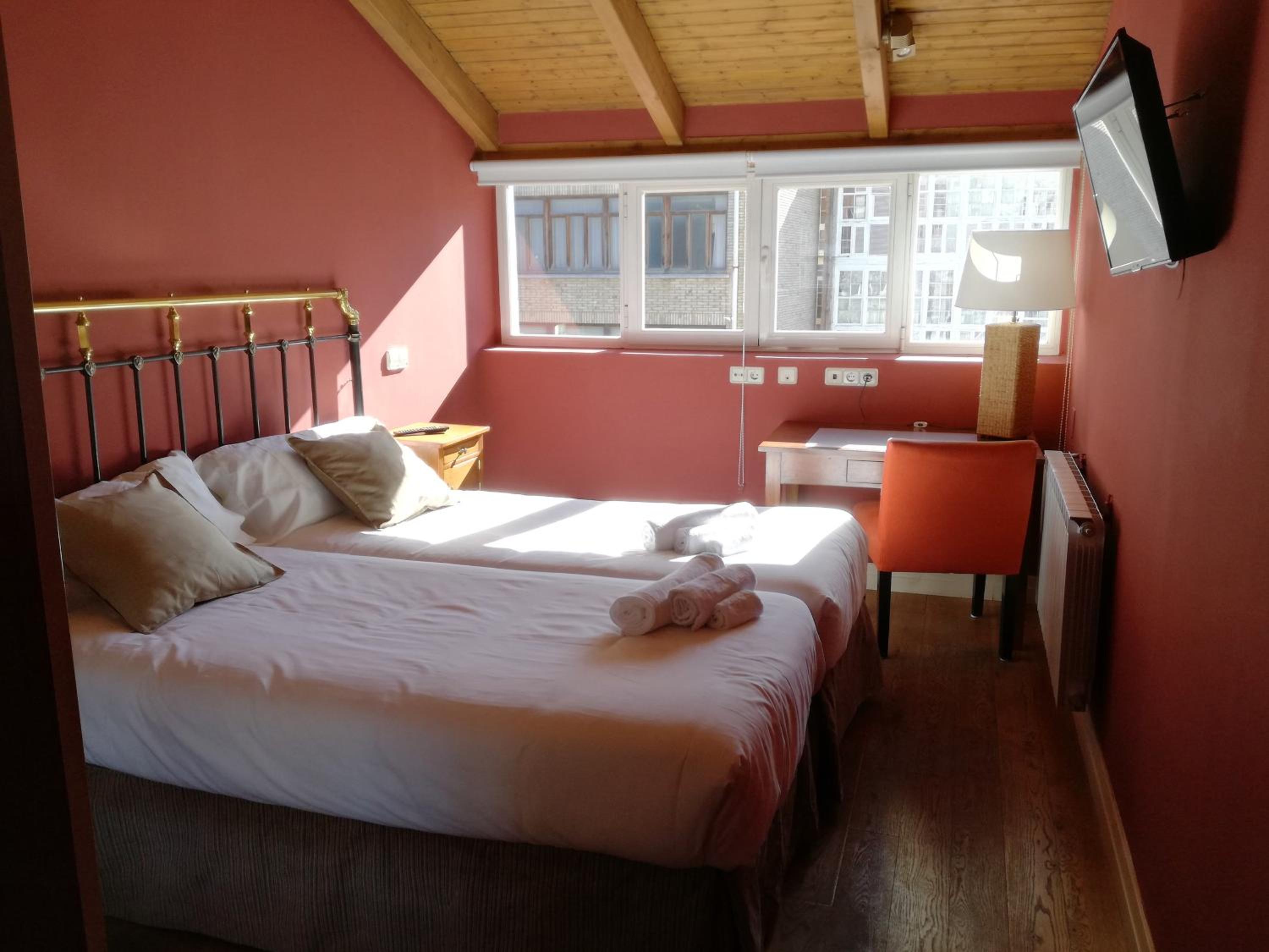 Double or Twin Room - Photo 37