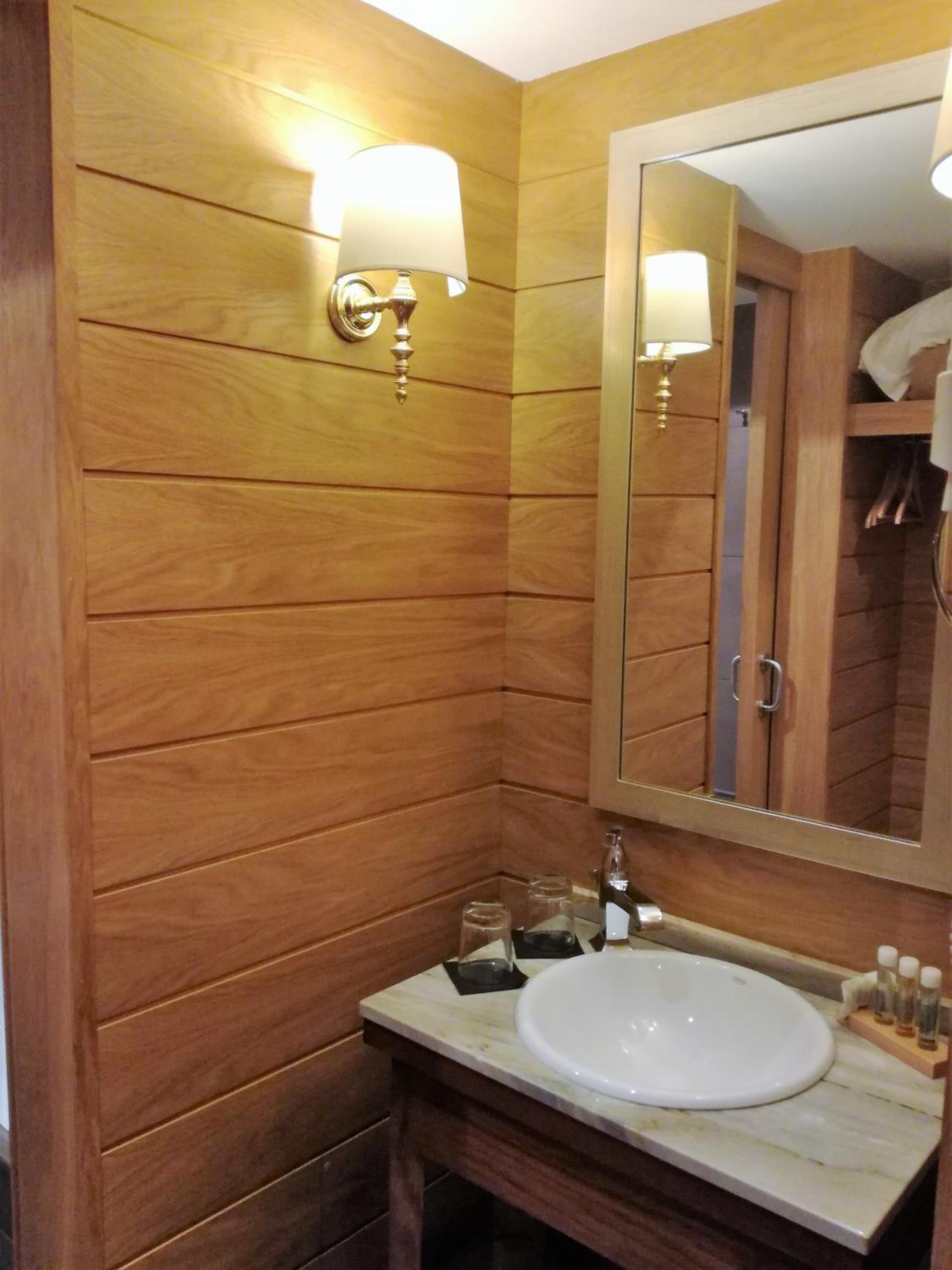 Double or Twin Room - Photo 38