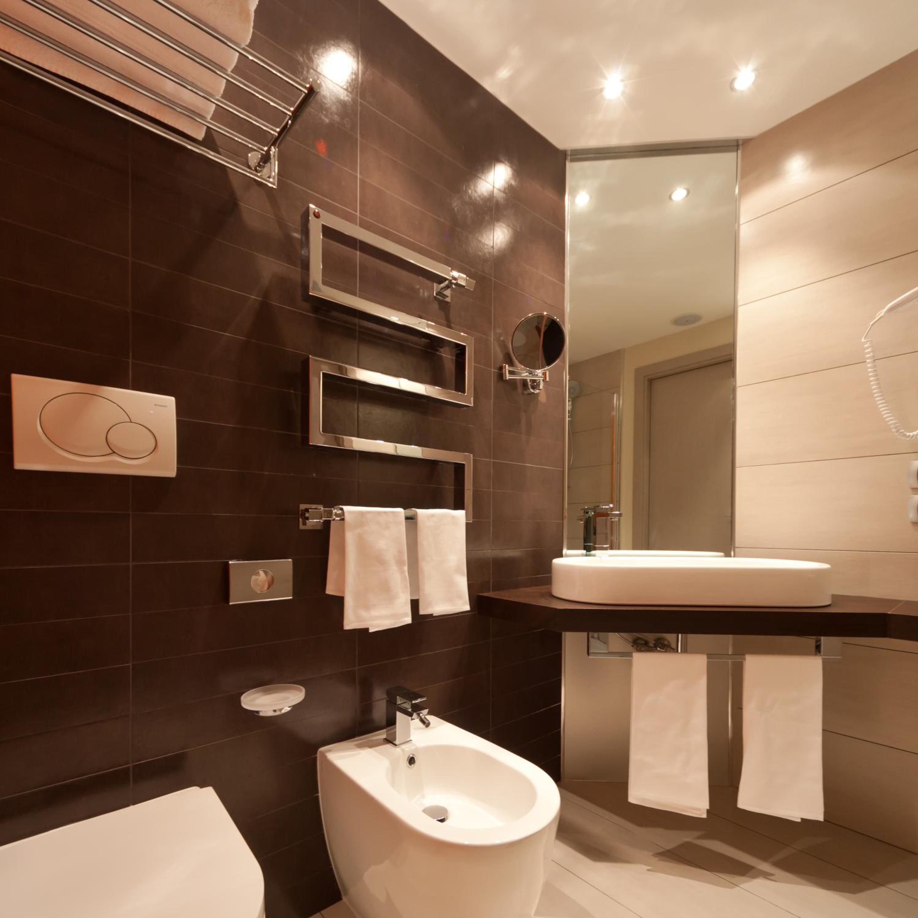 Premium Double or Twin Room - Photo 3