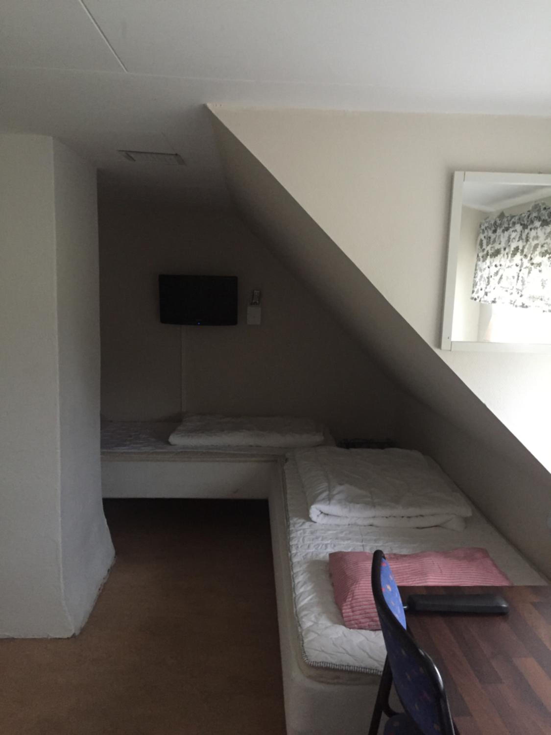 Quadruple Room with Shared Bathroom photo 2