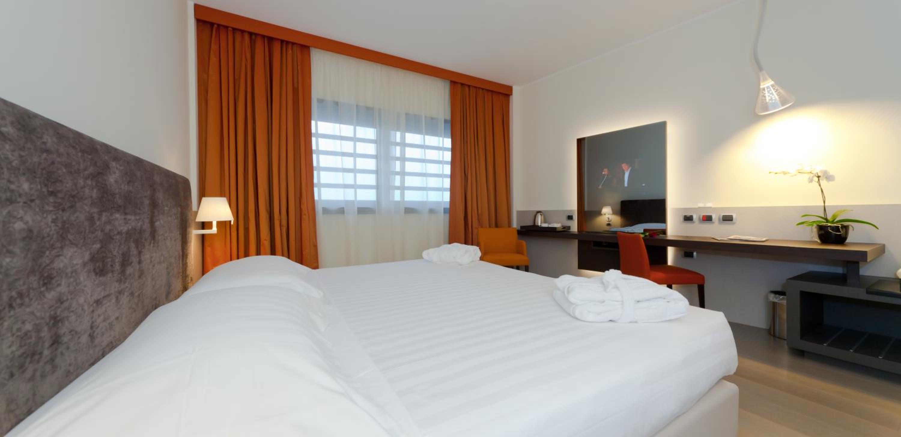 Executive Double or Twin Room - Photo 3