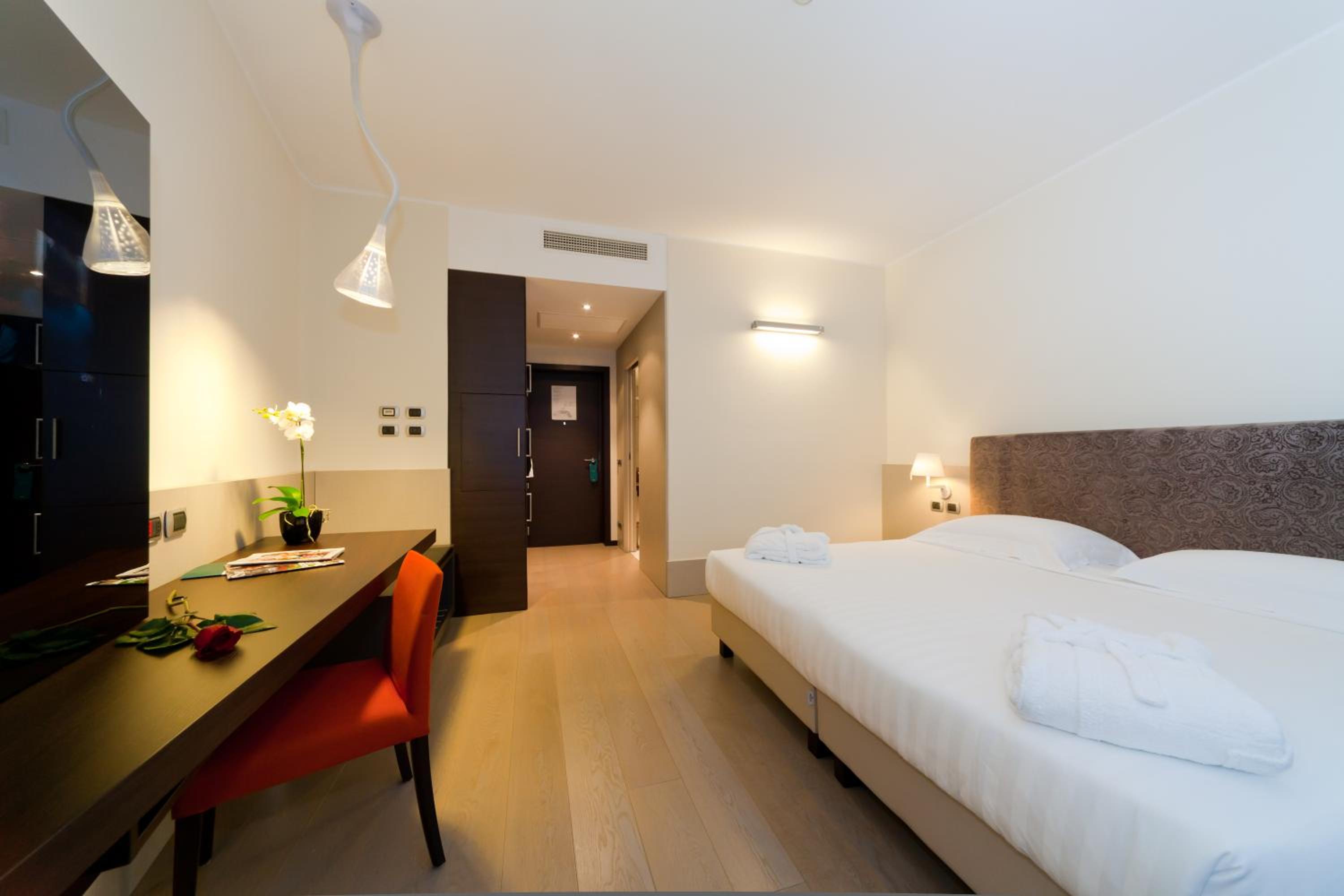 Junior Suite - Photo 1