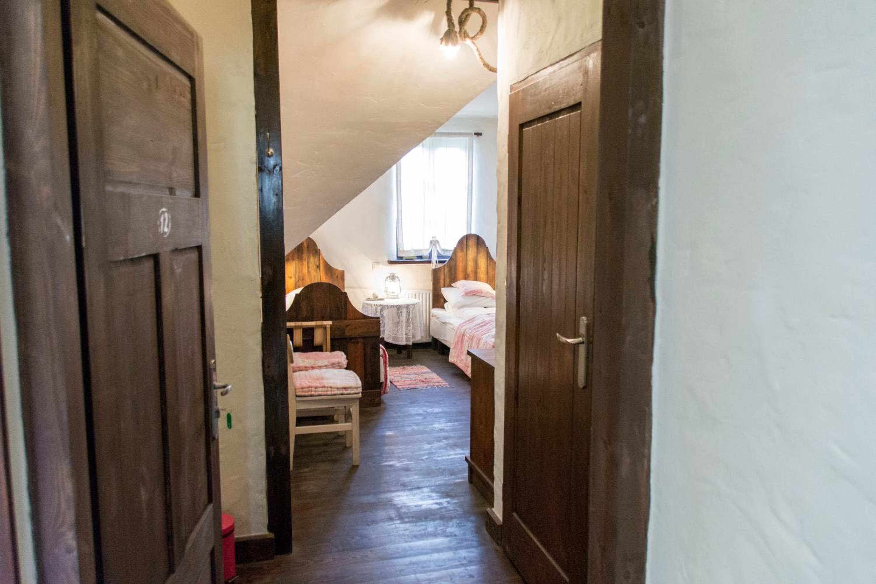 Deluxe Double Room with Shower - Photo 3