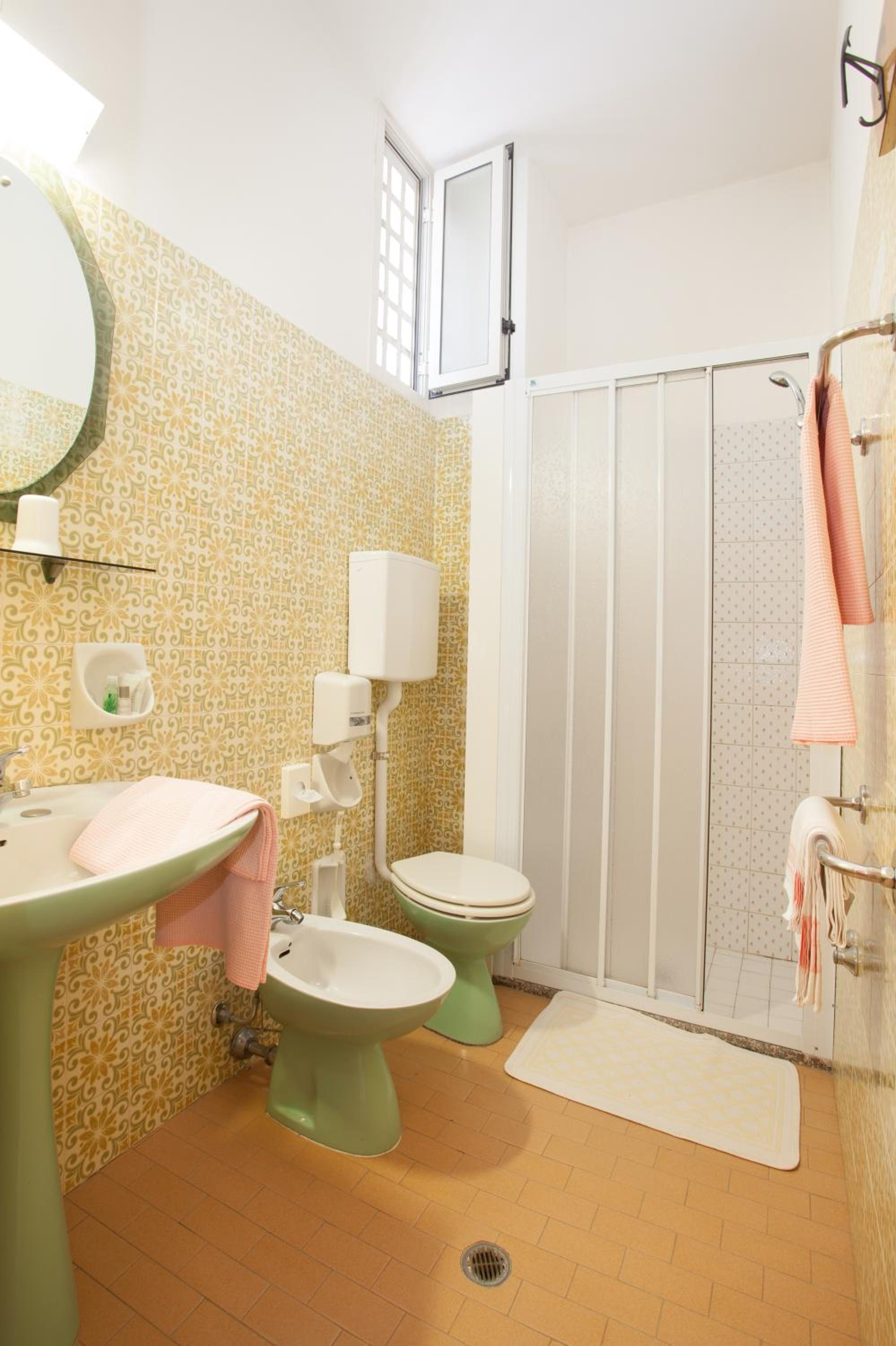 Standard Double or Twin Room photo 3