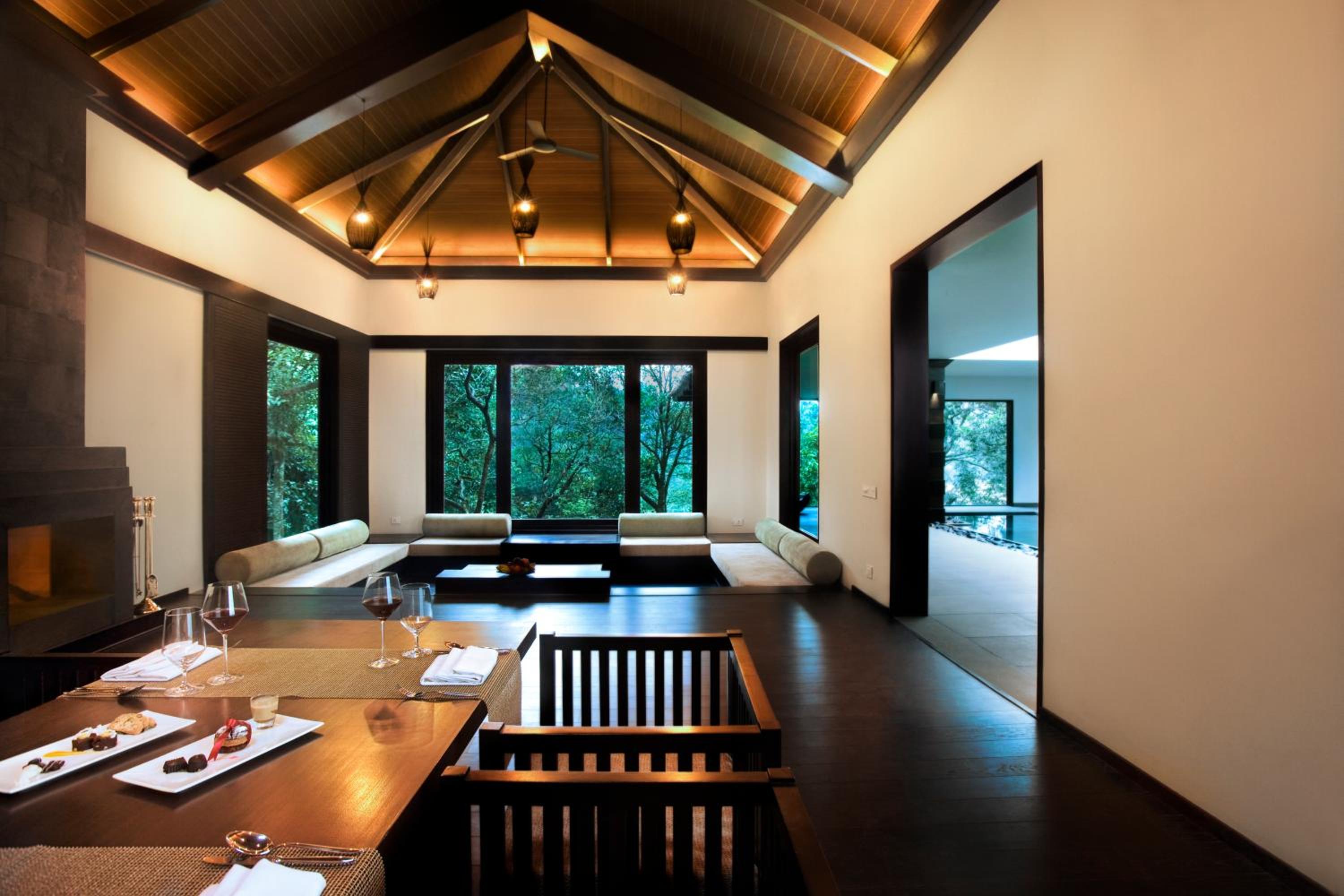 Luxury Pool Villa King Bed Garden View photo 2