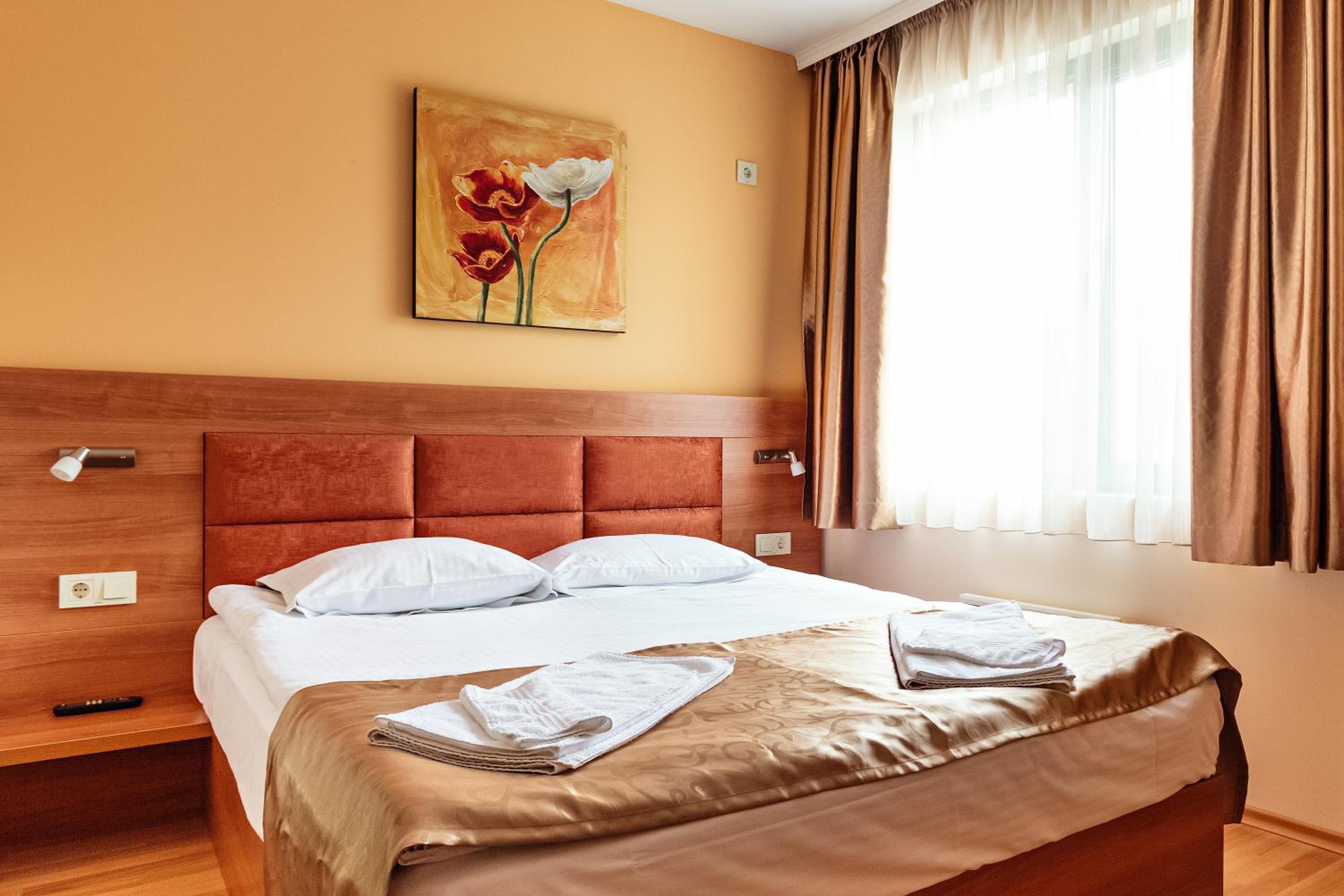 One-Bedroom Apartment - Photo 9