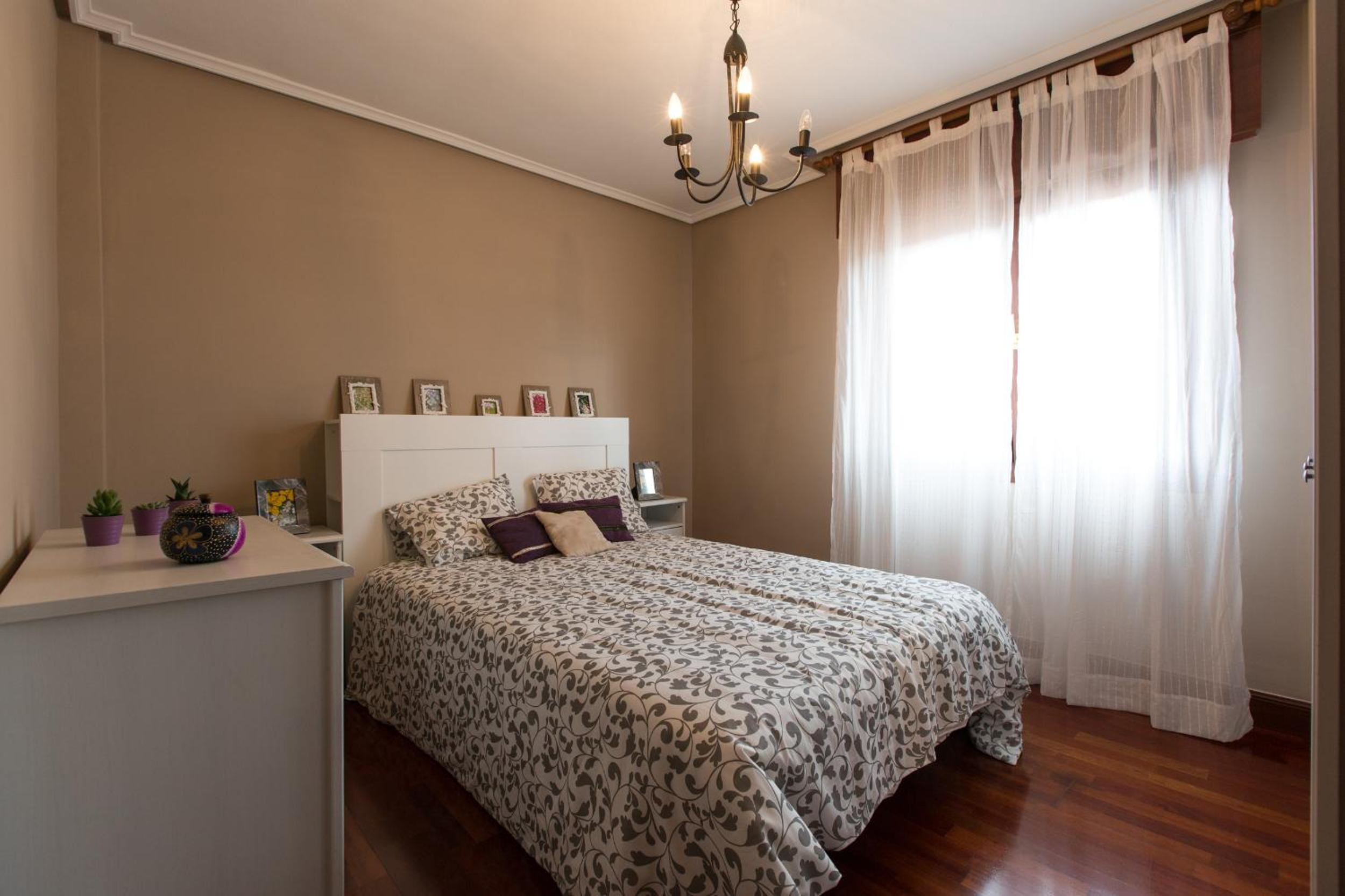 Apartamento de dos habitaciones - Sexto piso
