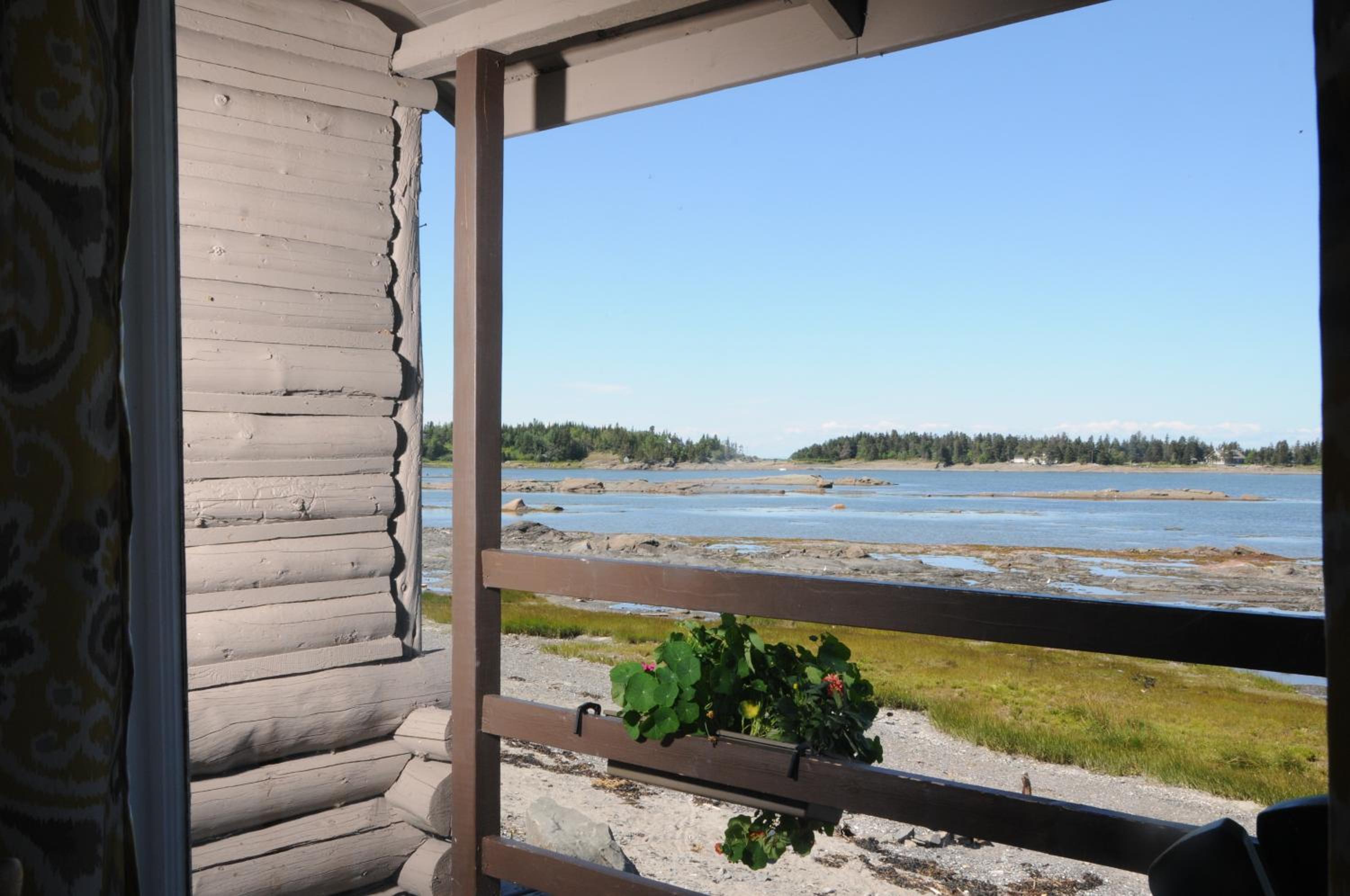 One-Bedroom Chalet with Sea View photo 1