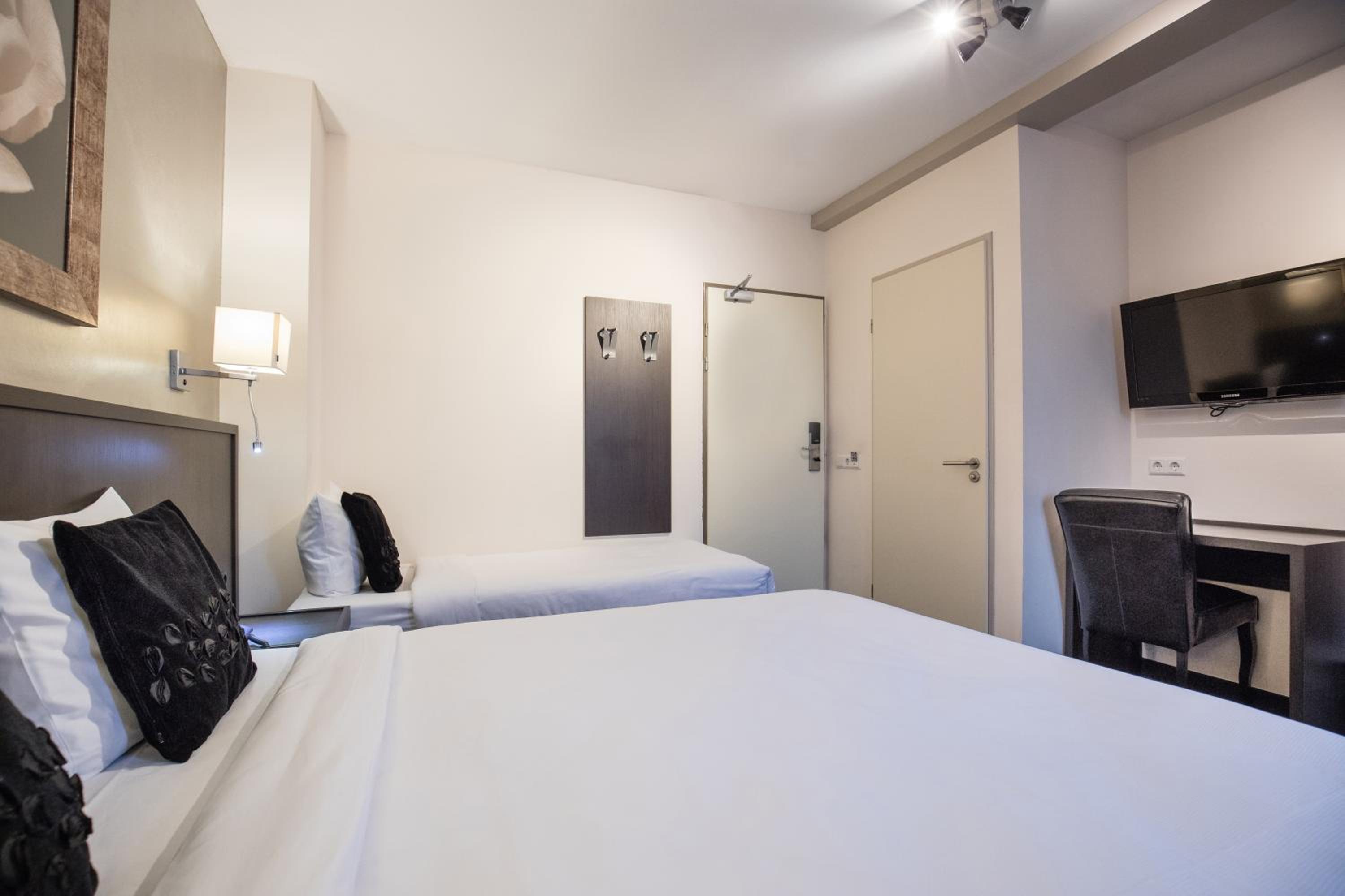 Comfort Triple Room photo 3
