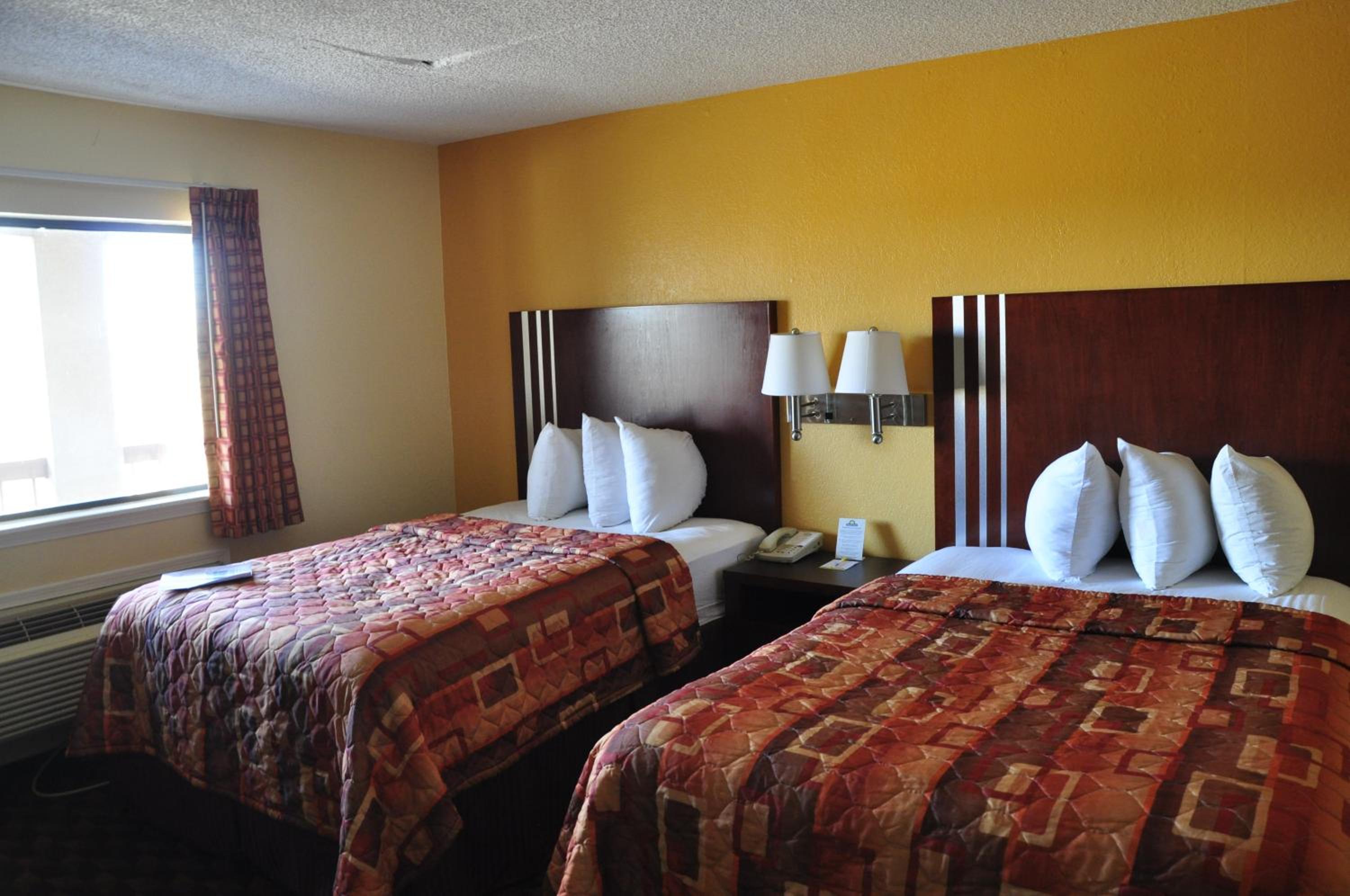Quadruple Room - Non-Smoking - Photo 6