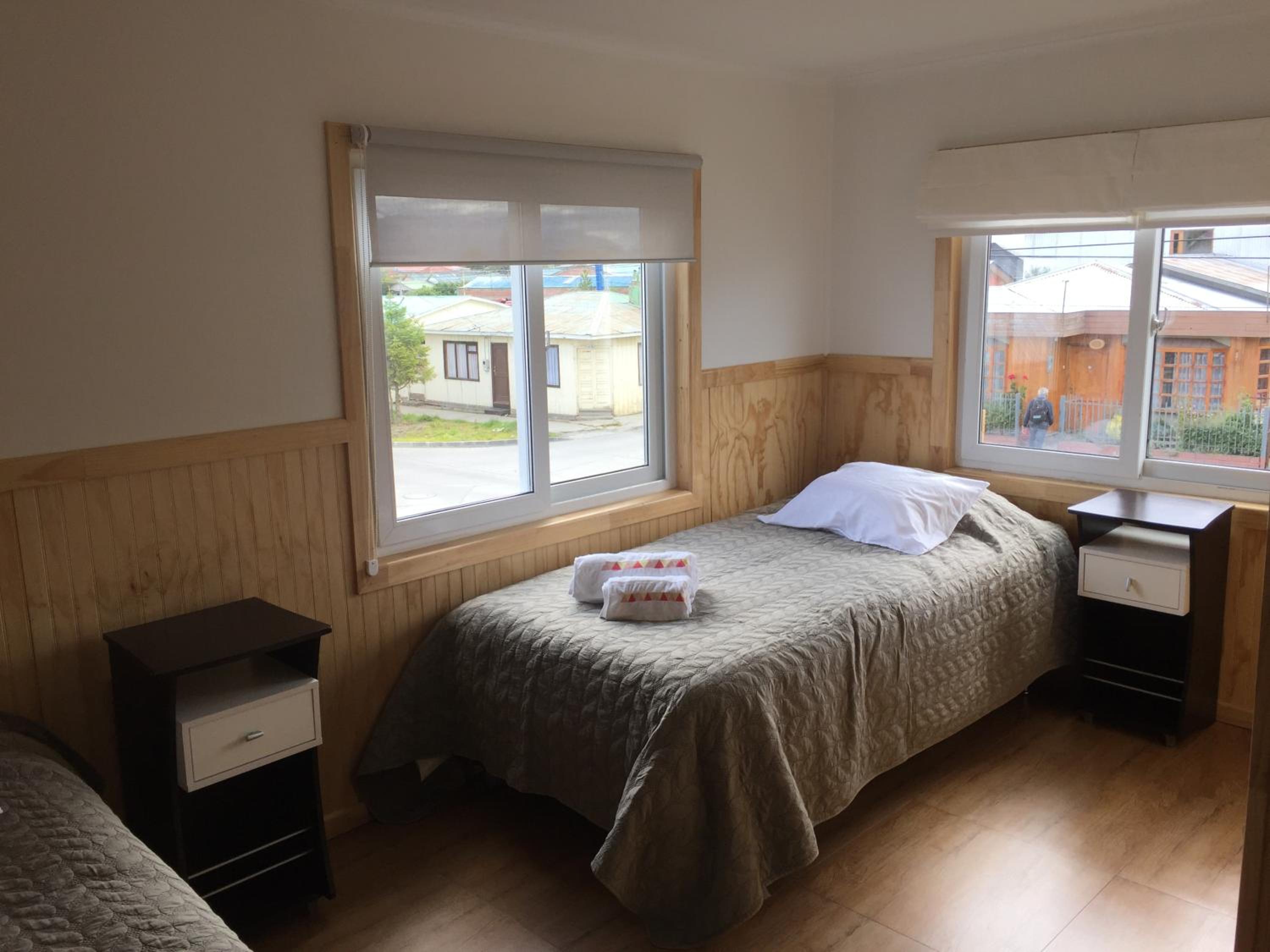 Twin Room with Private Bathroom photo 2