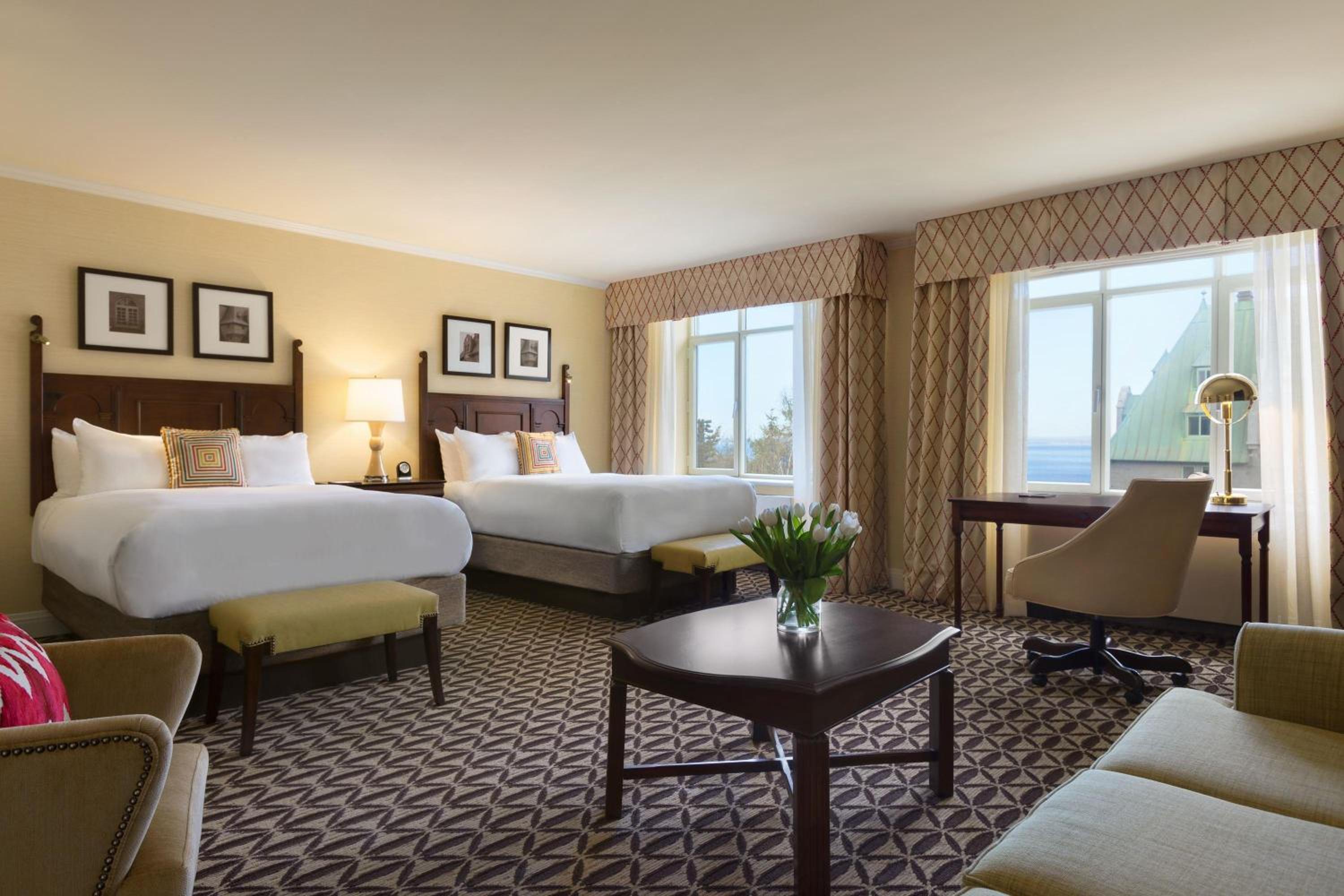 Deluxe Double Room with Two Double Beds and View photo 2