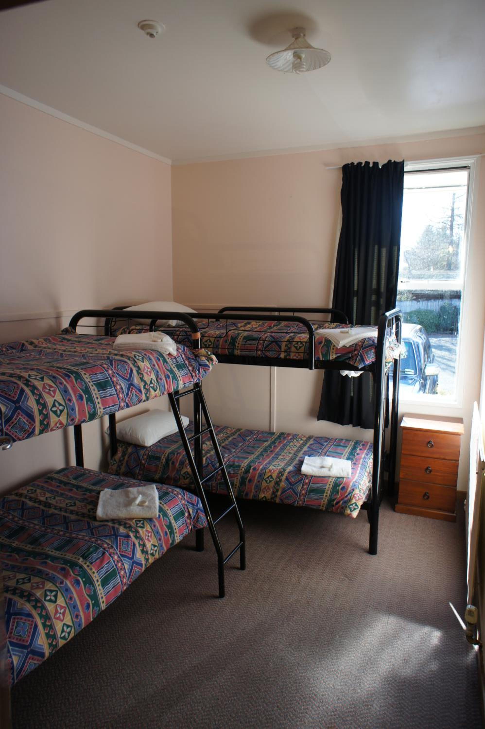 Economy Triple Room photo 1