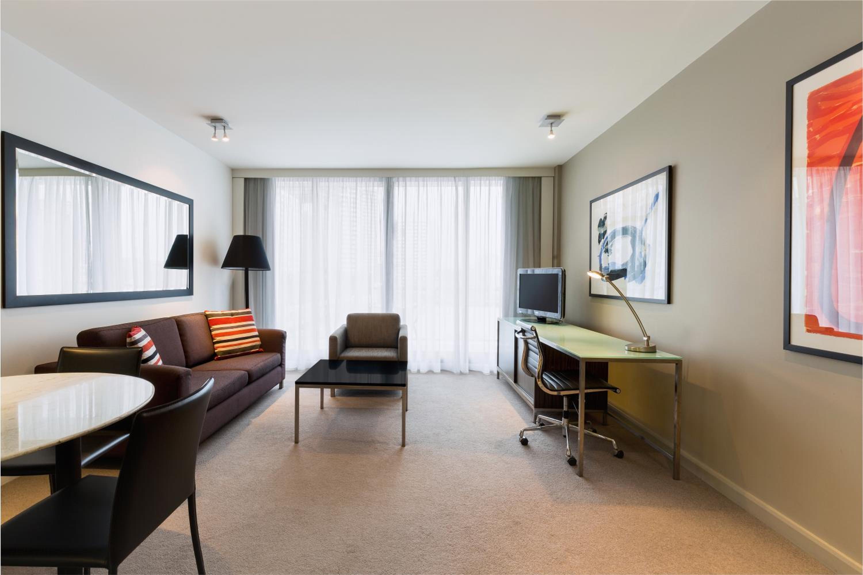 One Bedroom Apartment with Balcony photo 3