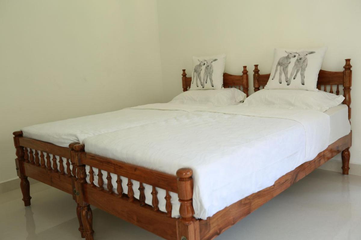 Standard Twin Room with Mountain View photo 1