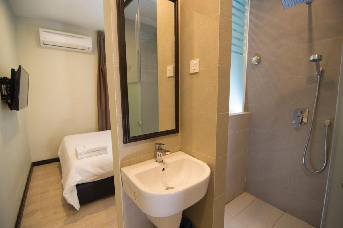 Standard Double Room - Photo 2