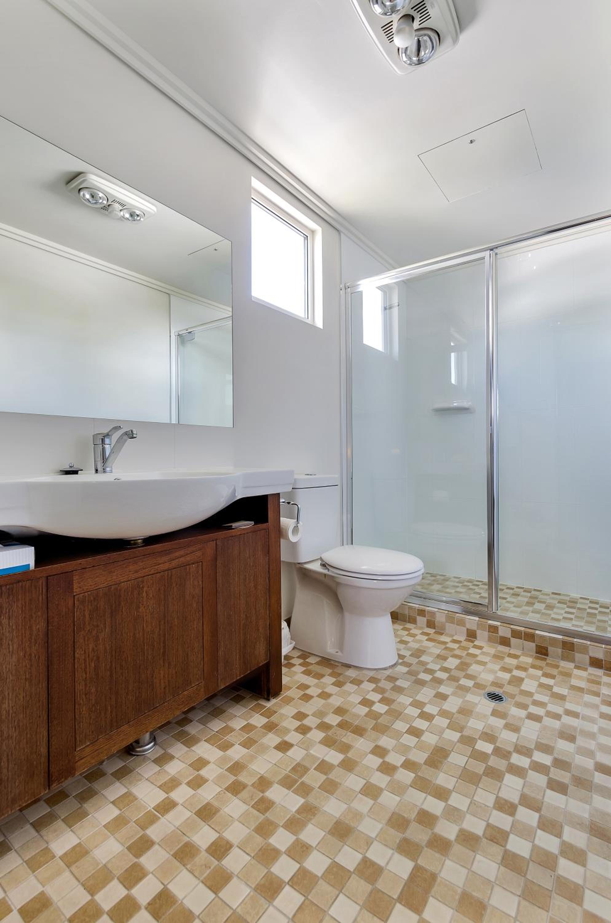 Interconnecting Suite photo 3