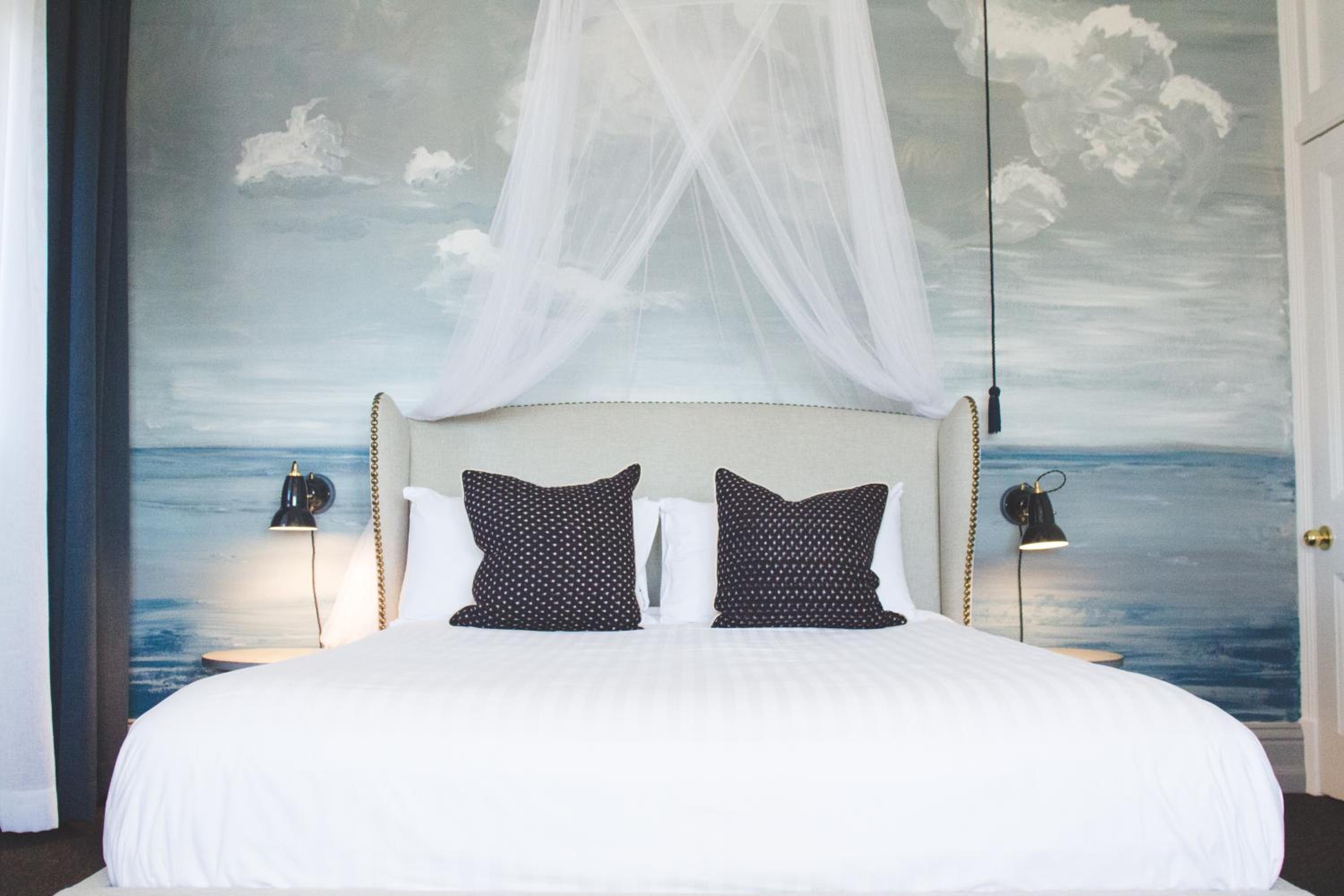 Suite with Balcony thumbnail 6