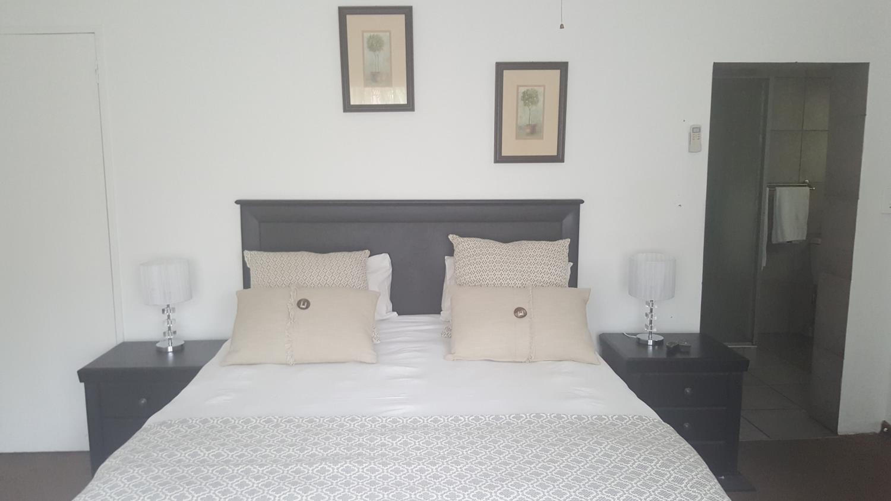 Deluxe Queen Room - Photo 3