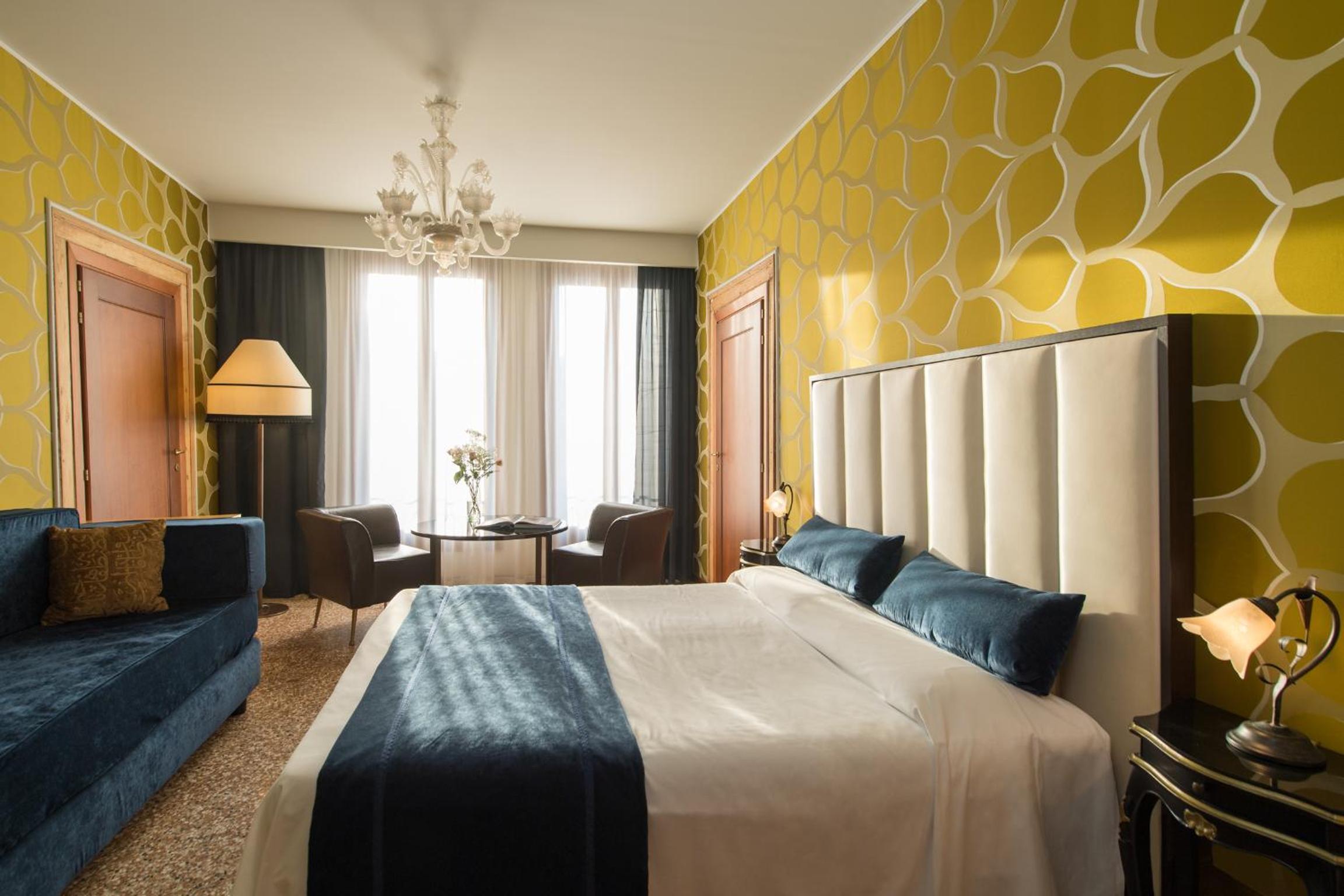 Deluxe Room with Grand Canal View photo 1