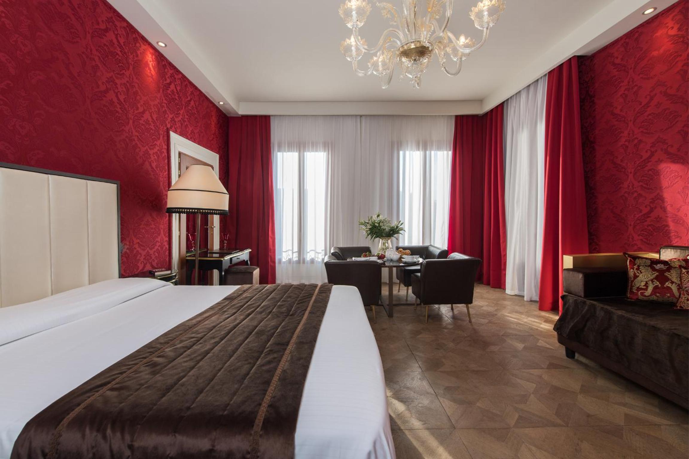 Junior Suite with Gran Canal View photo 3