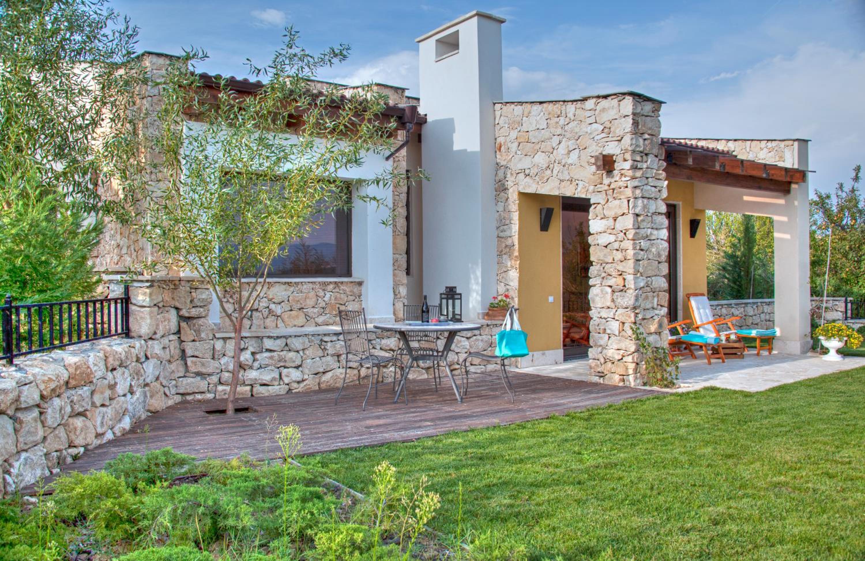 Villa (2 Adults + 1 Child) - Photo 5