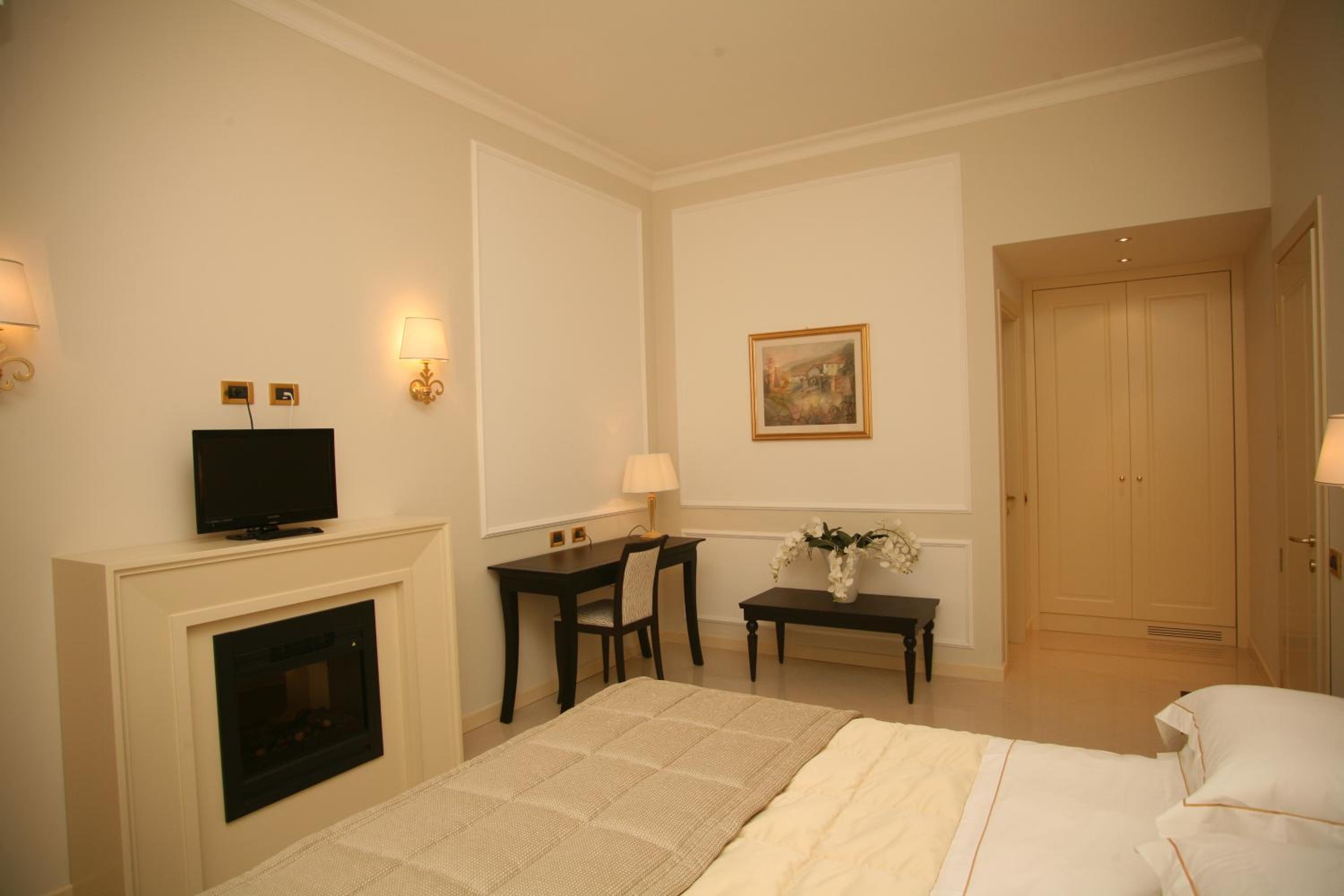 Standard Double Room - Photo 3