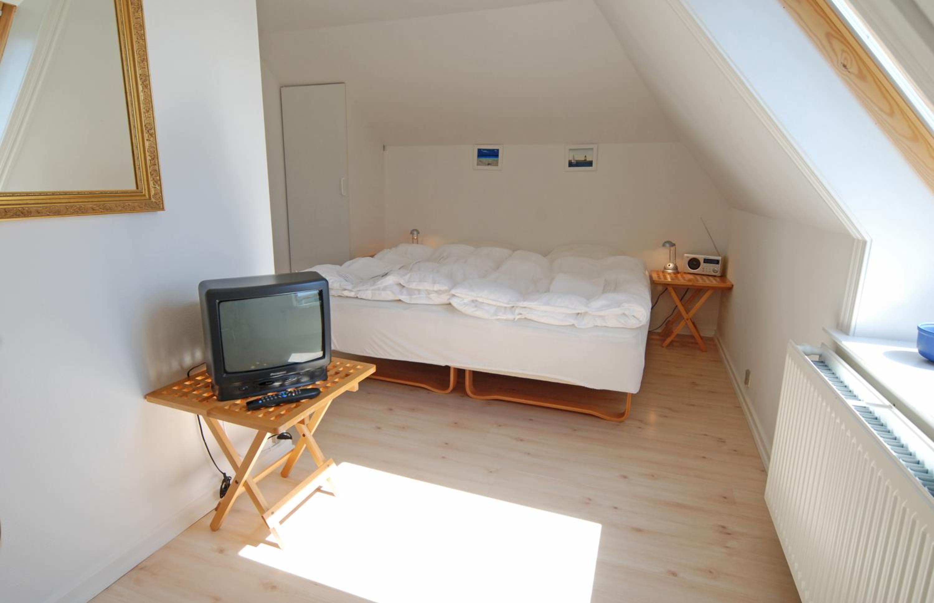 Double or Twin Room with Shared Bathroom