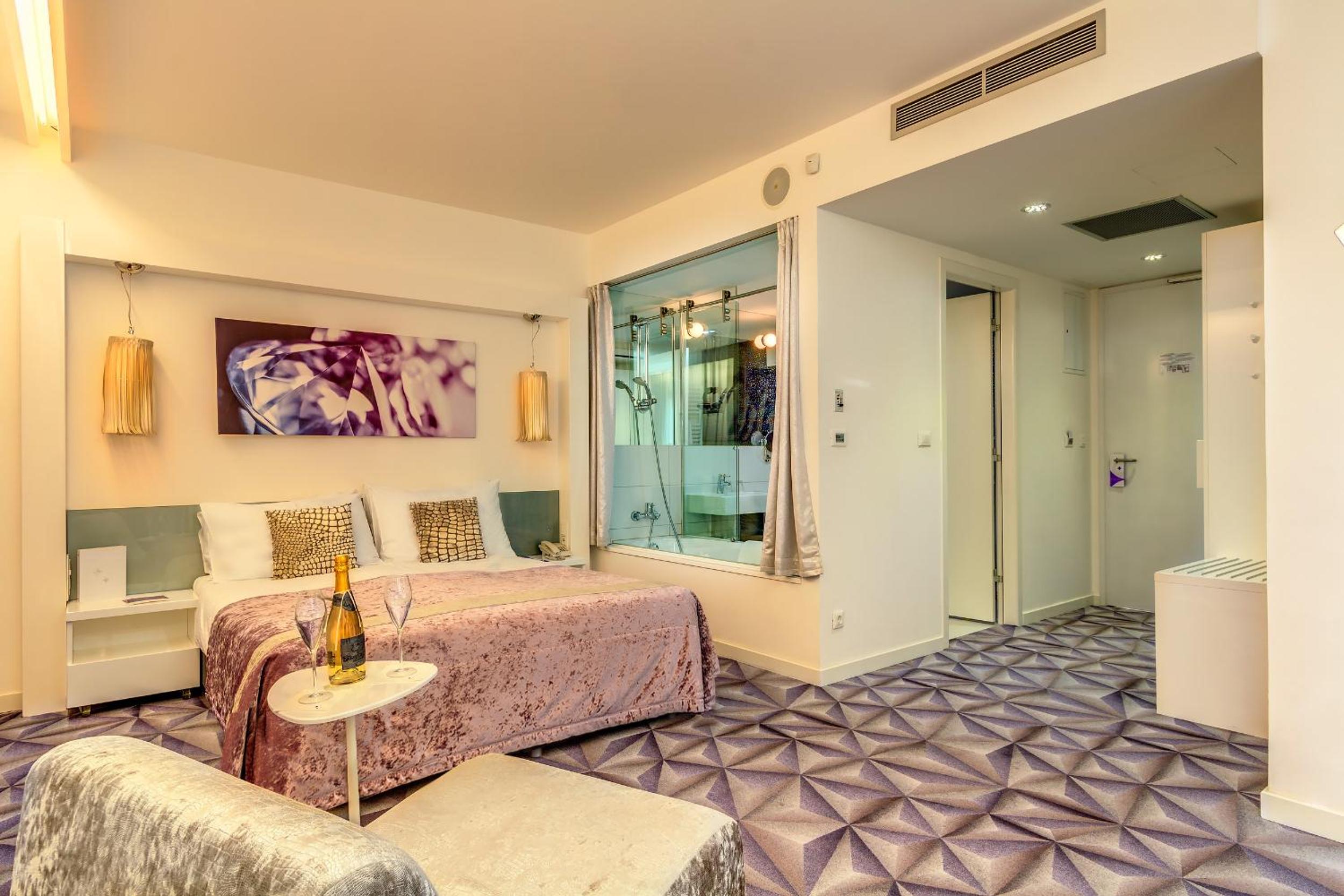 Classic Double or Twin Room - Photo 3