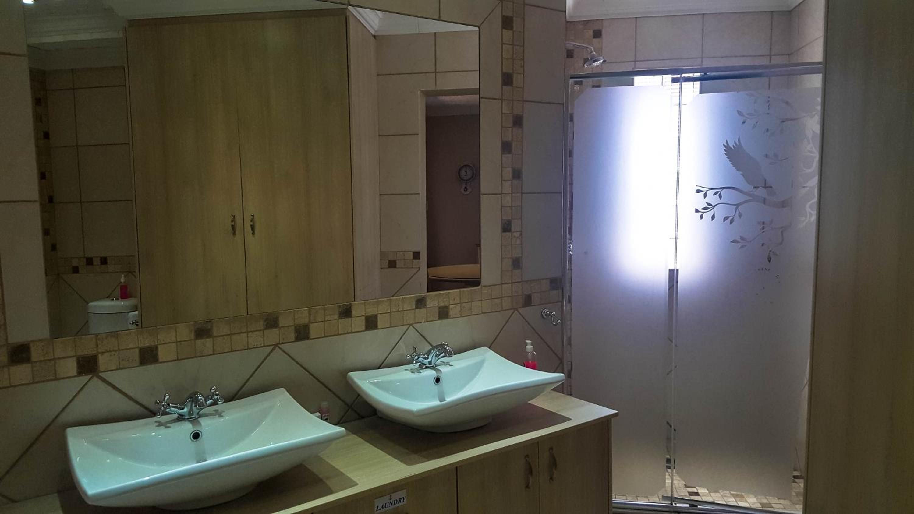 Executive Suite - Duif photo 3