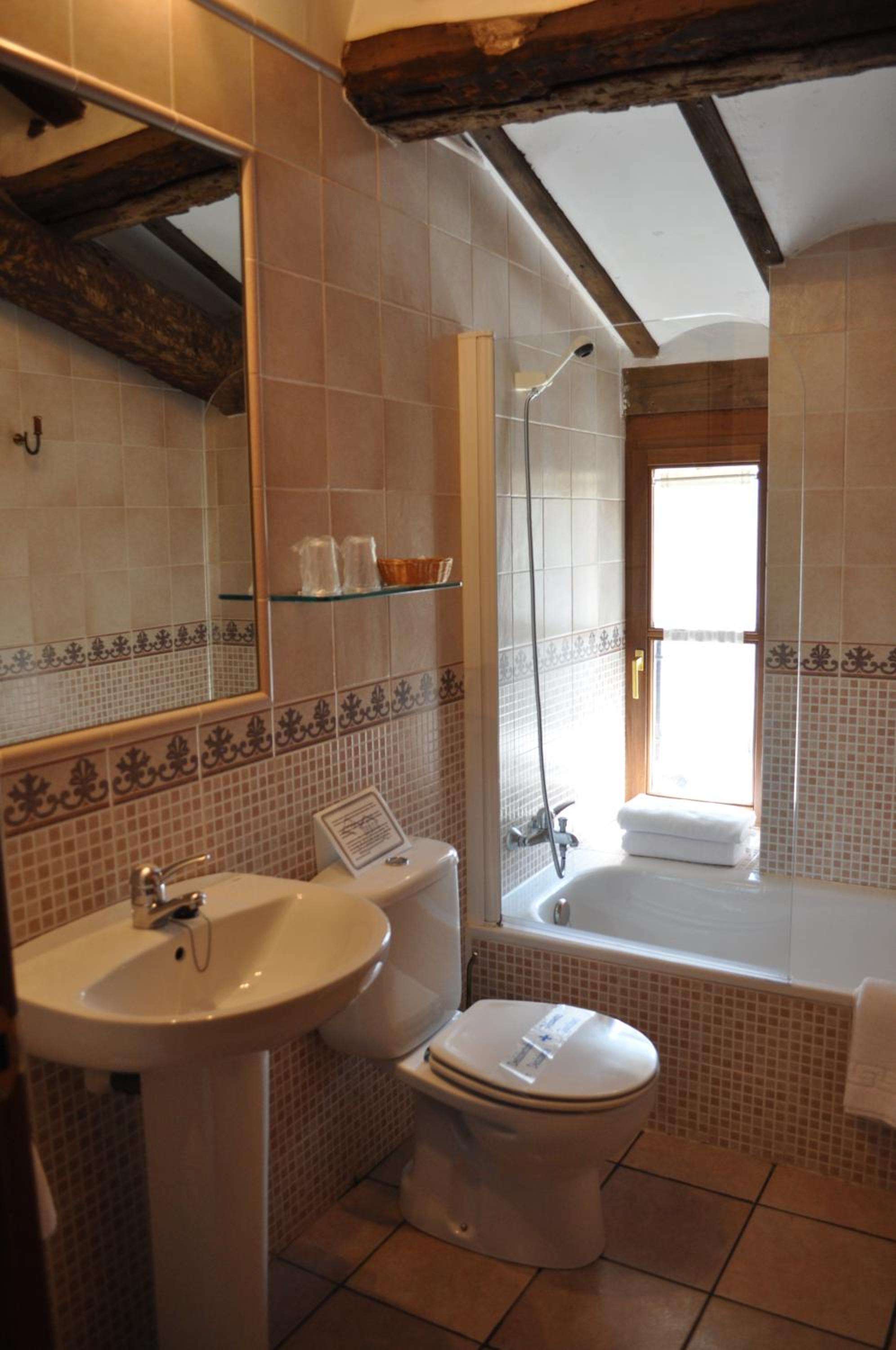 Twin Room with Mountain View photo 3