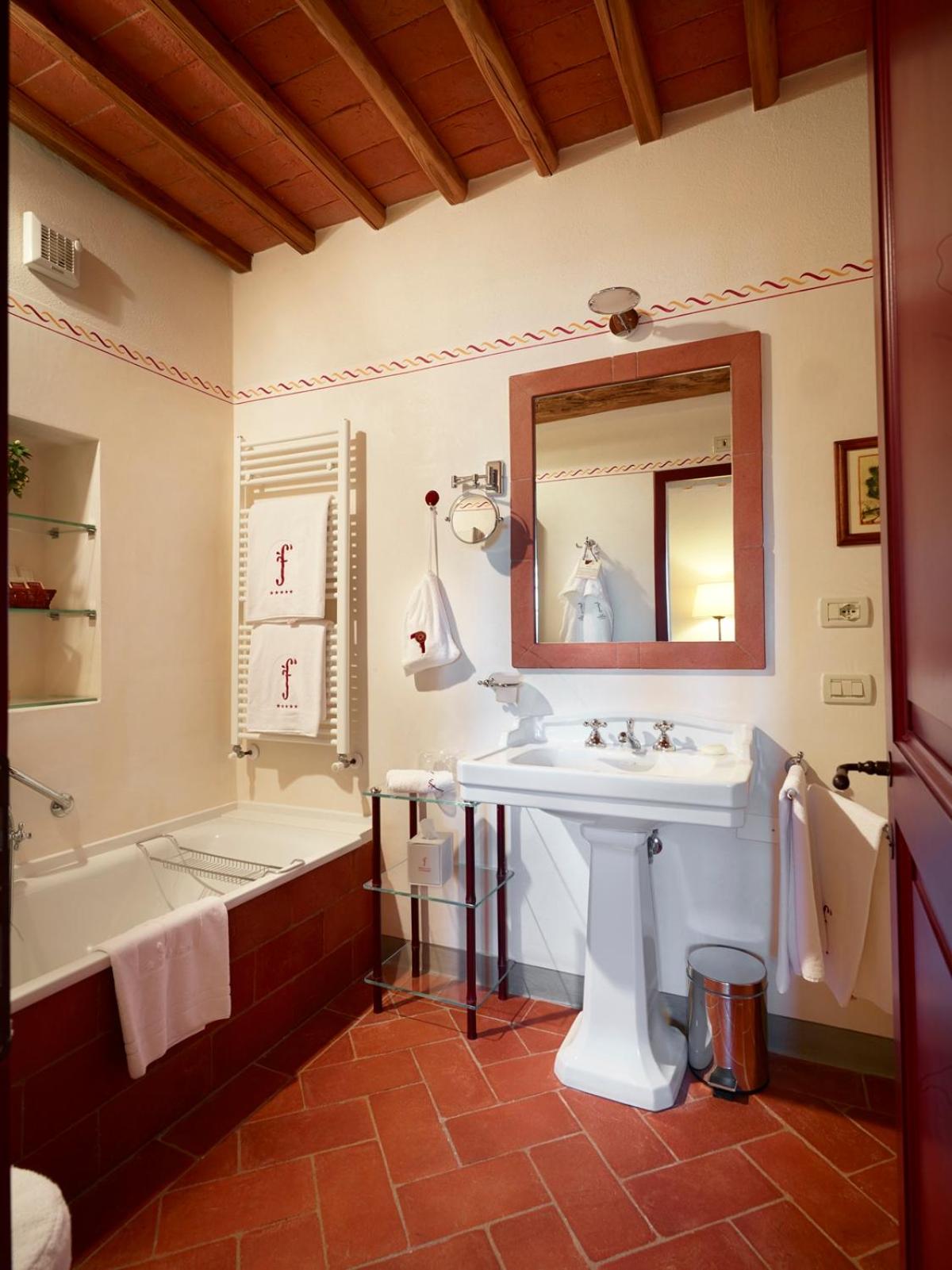 Deluxe Double Room - Photo 7