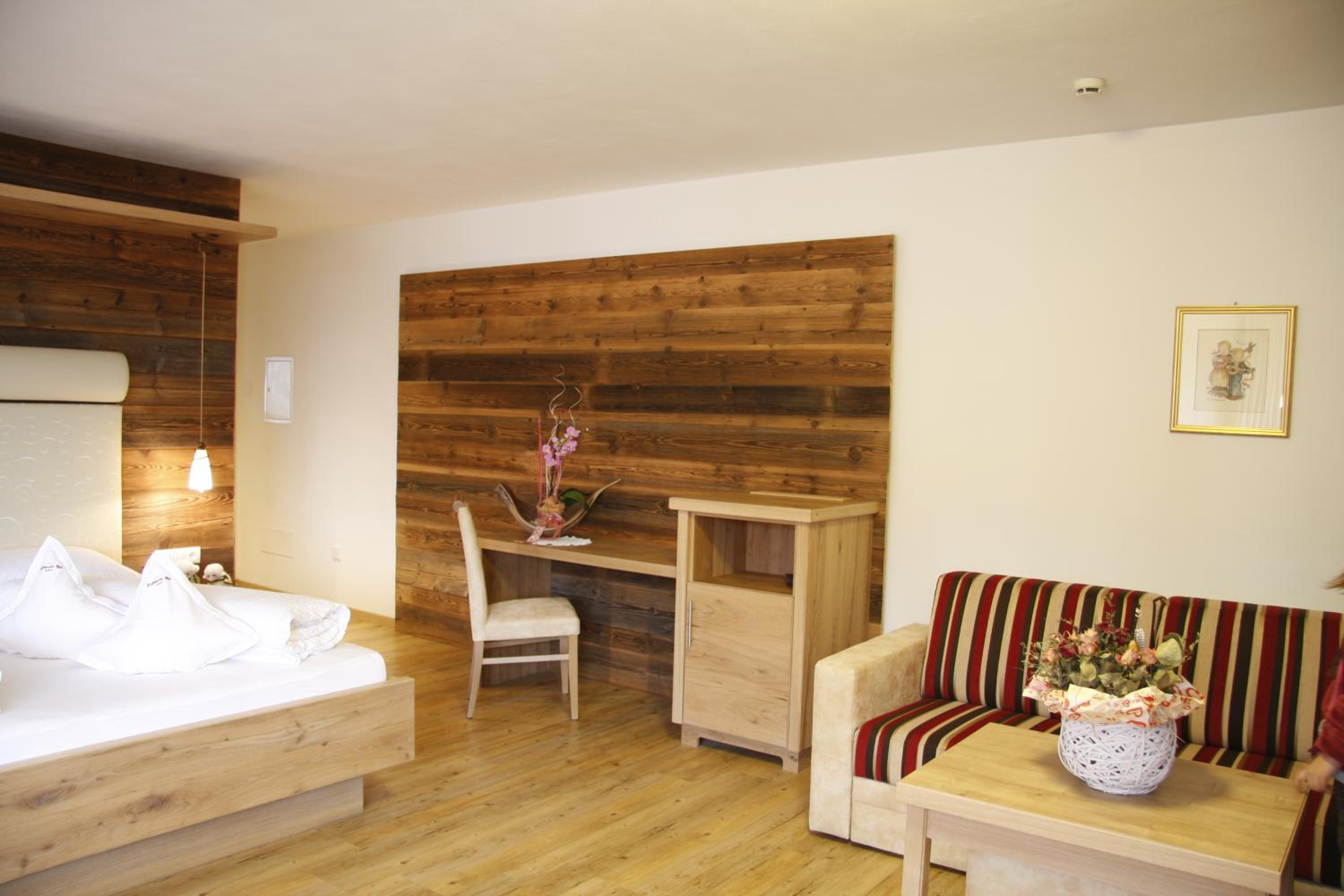 Suite with Mountain View photo 3
