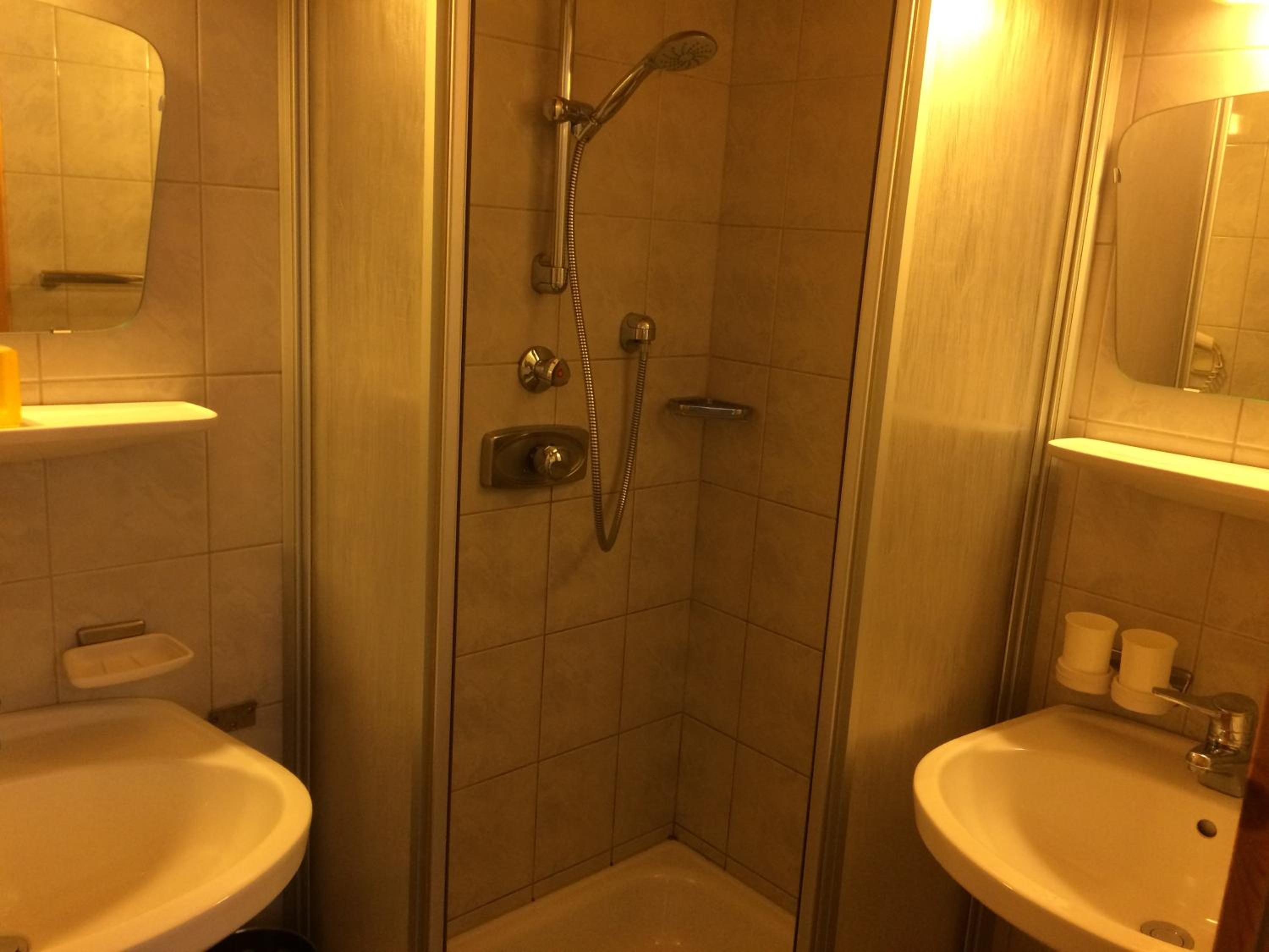 Standard Two-Bedroom Apartment with Balcony - Photo 9