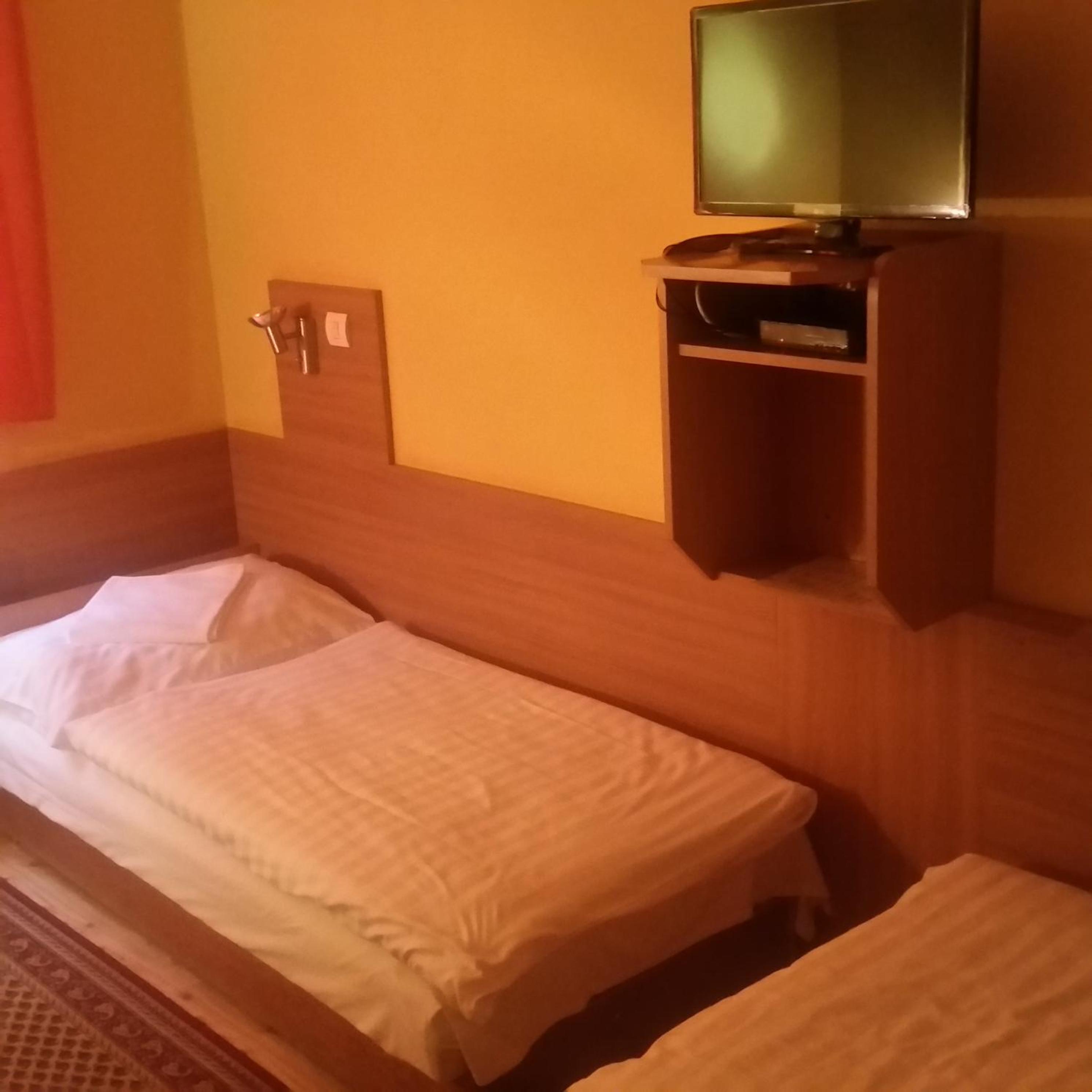 Triple Room with Shower photo 1
