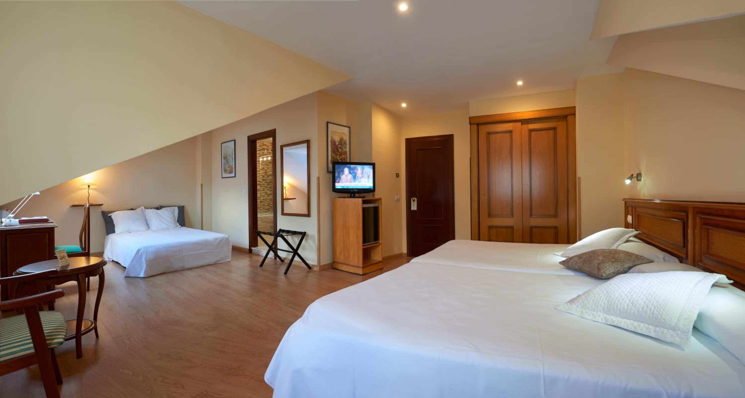 Family Room - Photo 3