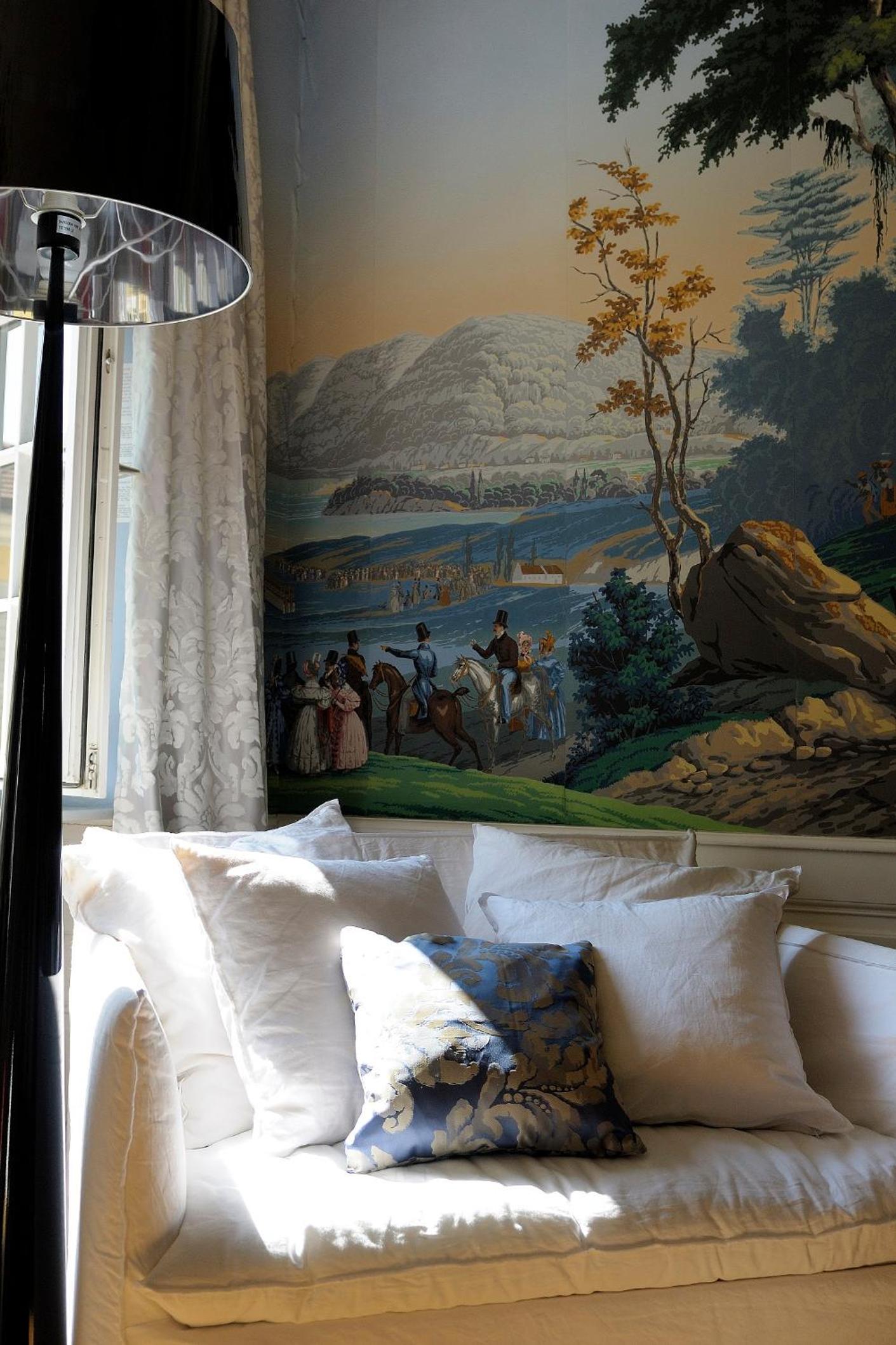 Deluxe Suite - Photo 7