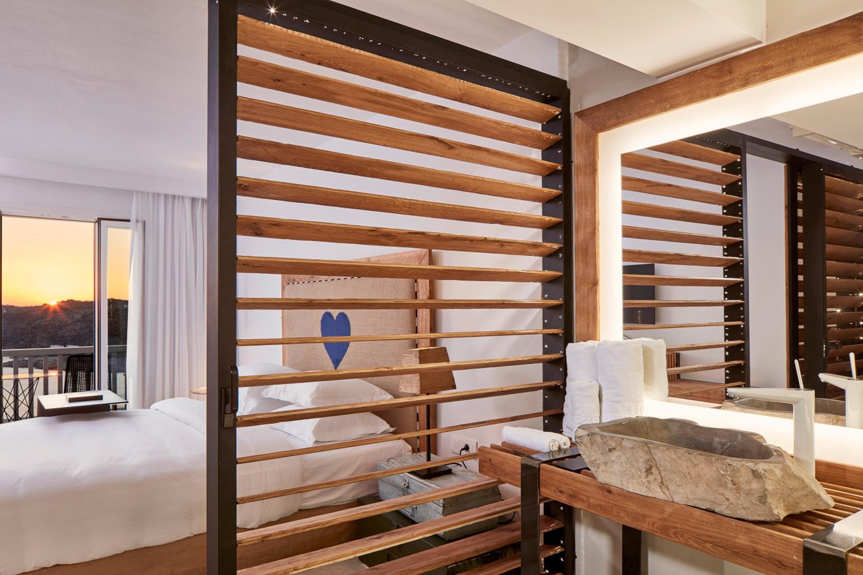 Premium Double or Twin Room - Photo 4