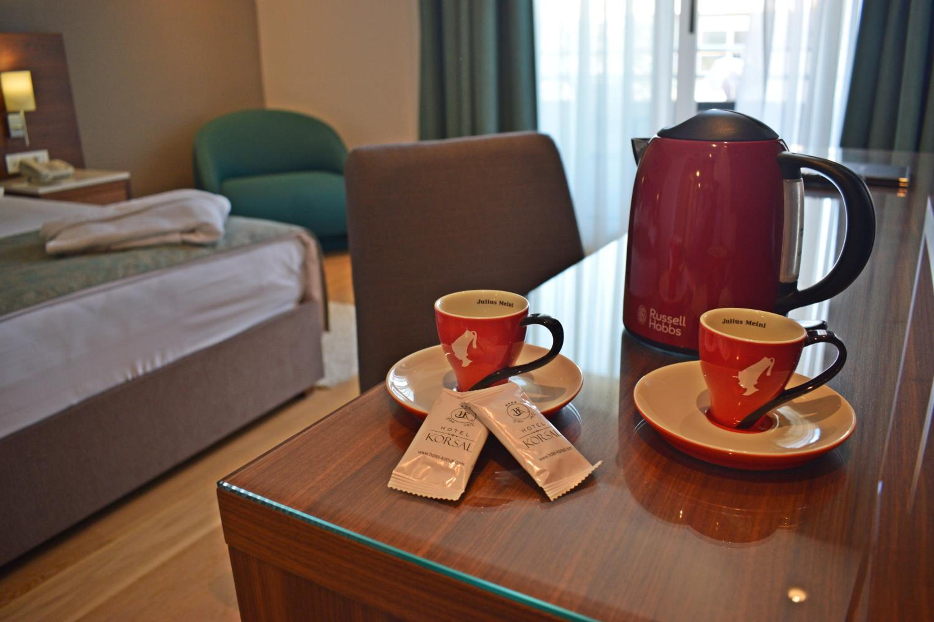 Executive Double Room With Balcony and Garden View photo 3